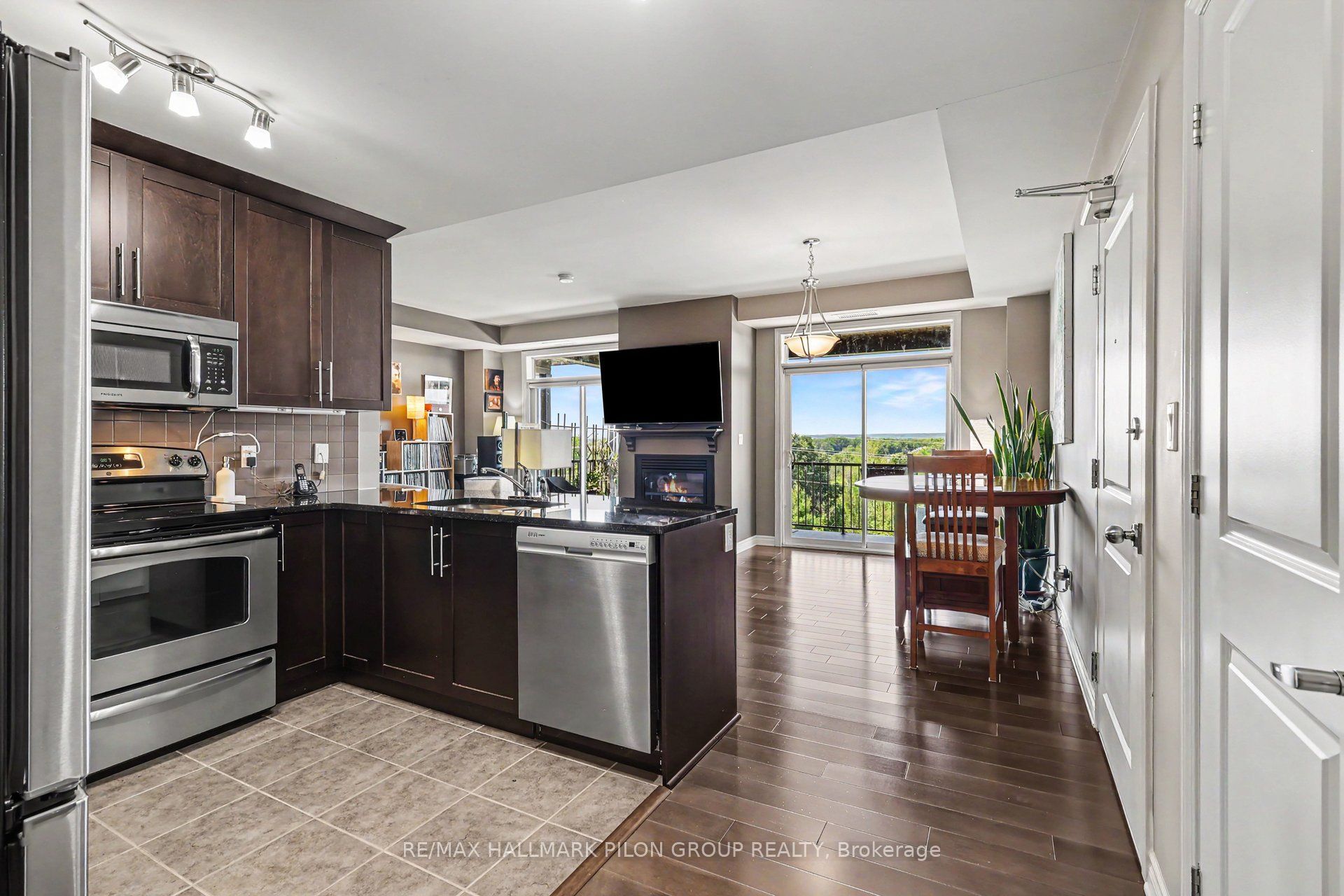 10 Prestige Circle 7 Property Photo 8