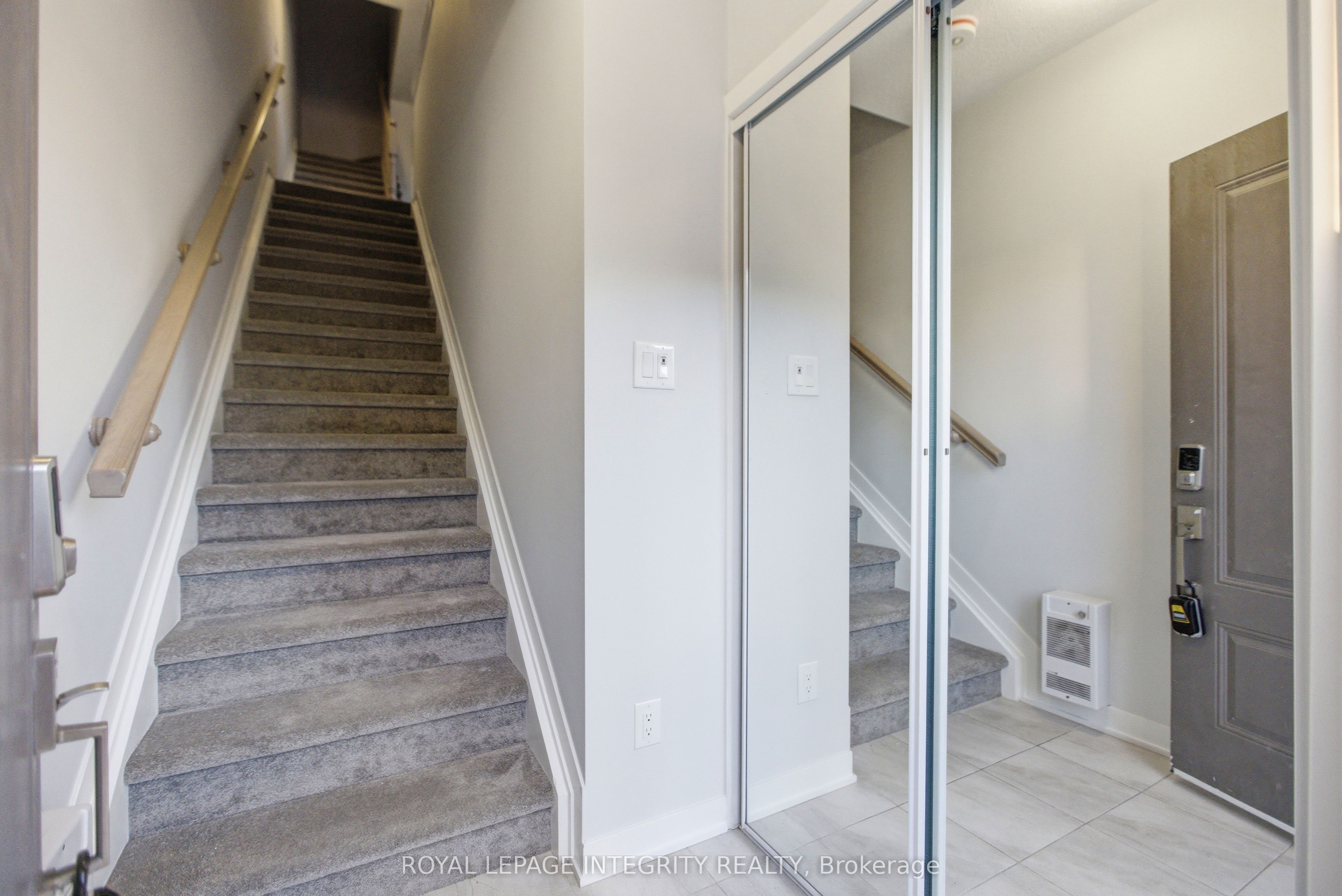 302 Parnian Private Property Photo 2