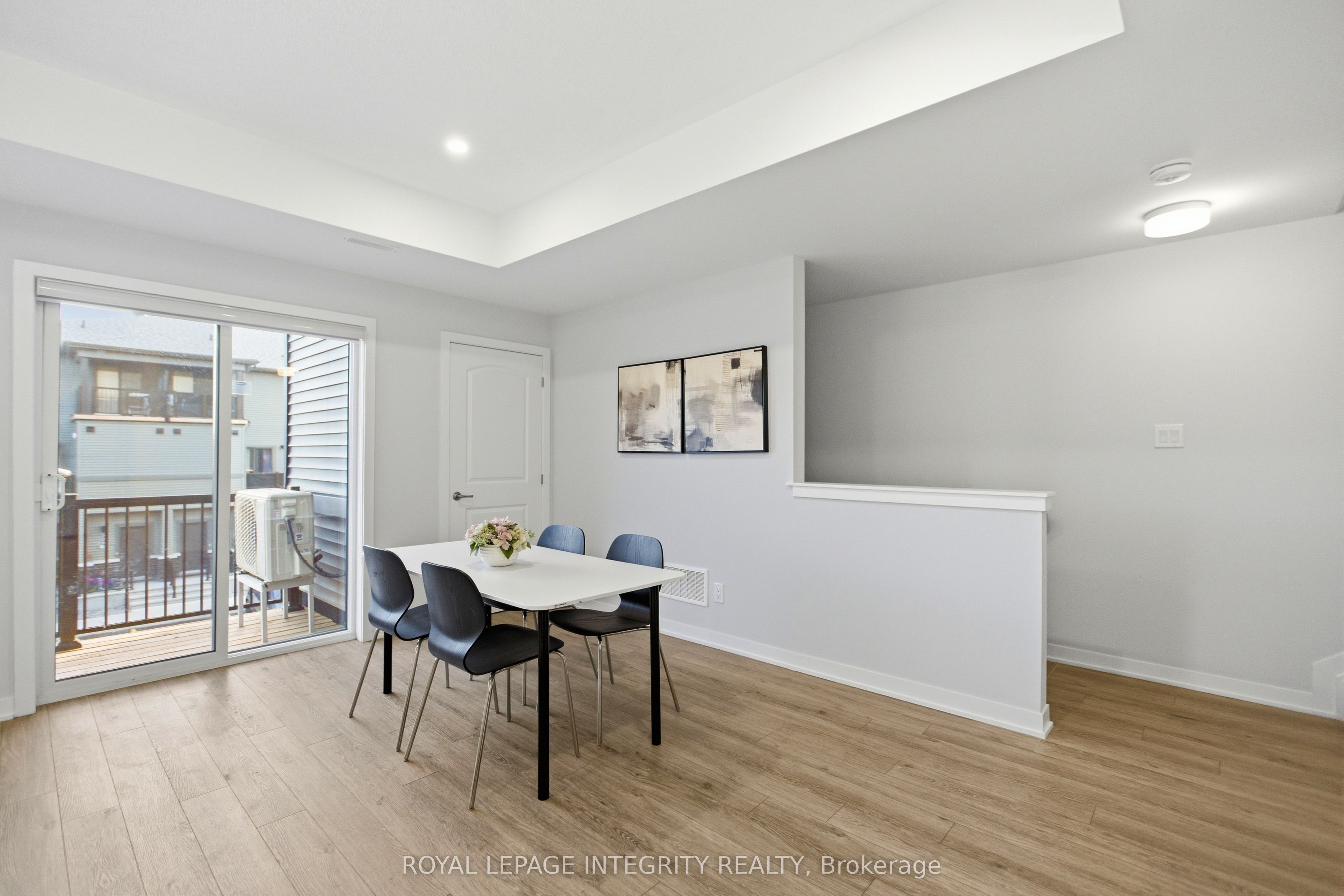 302 Parnian Private Property Photo 4