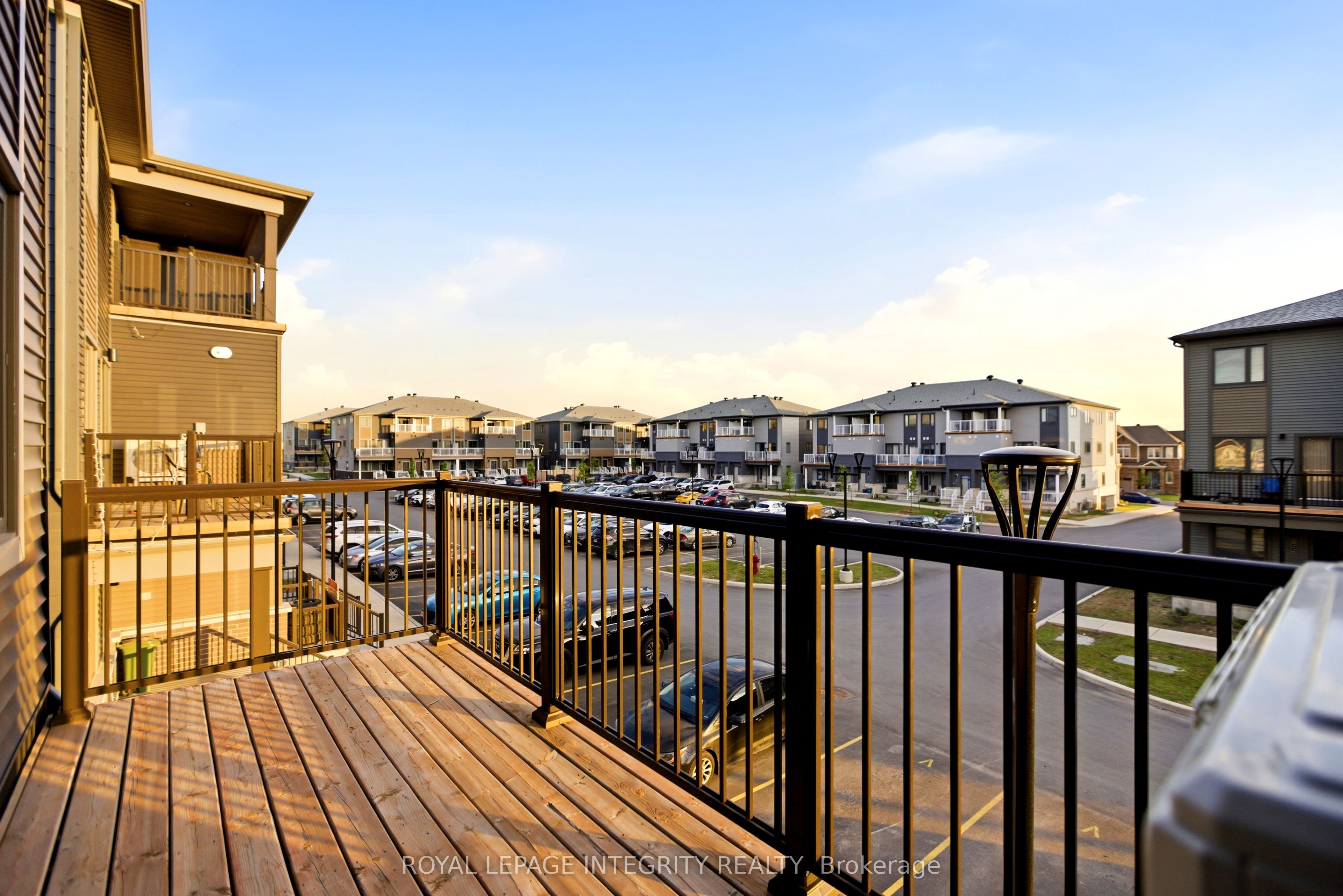 302 Parnian Private Property Photo 11
