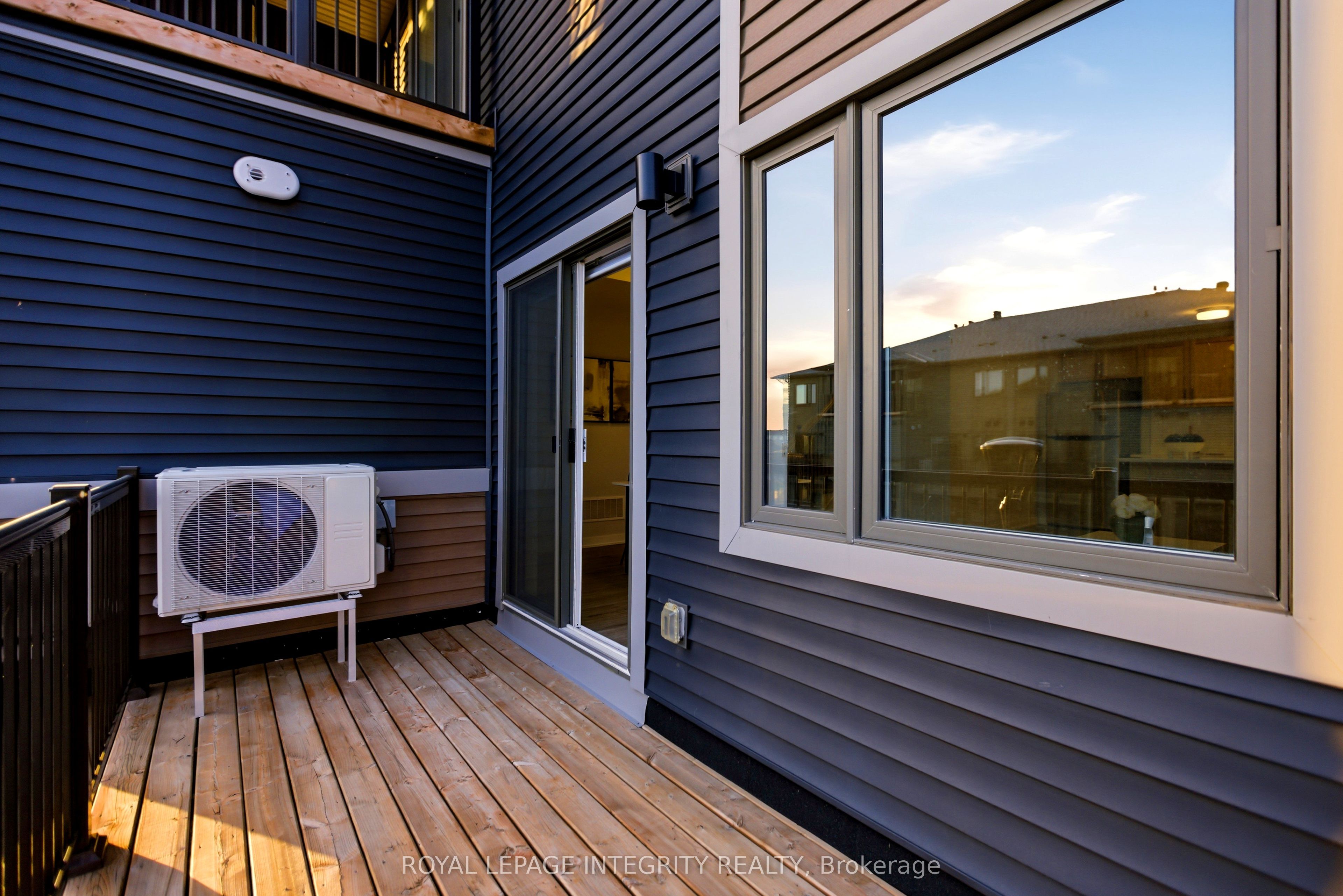 302 Parnian Private Property Photo 12
