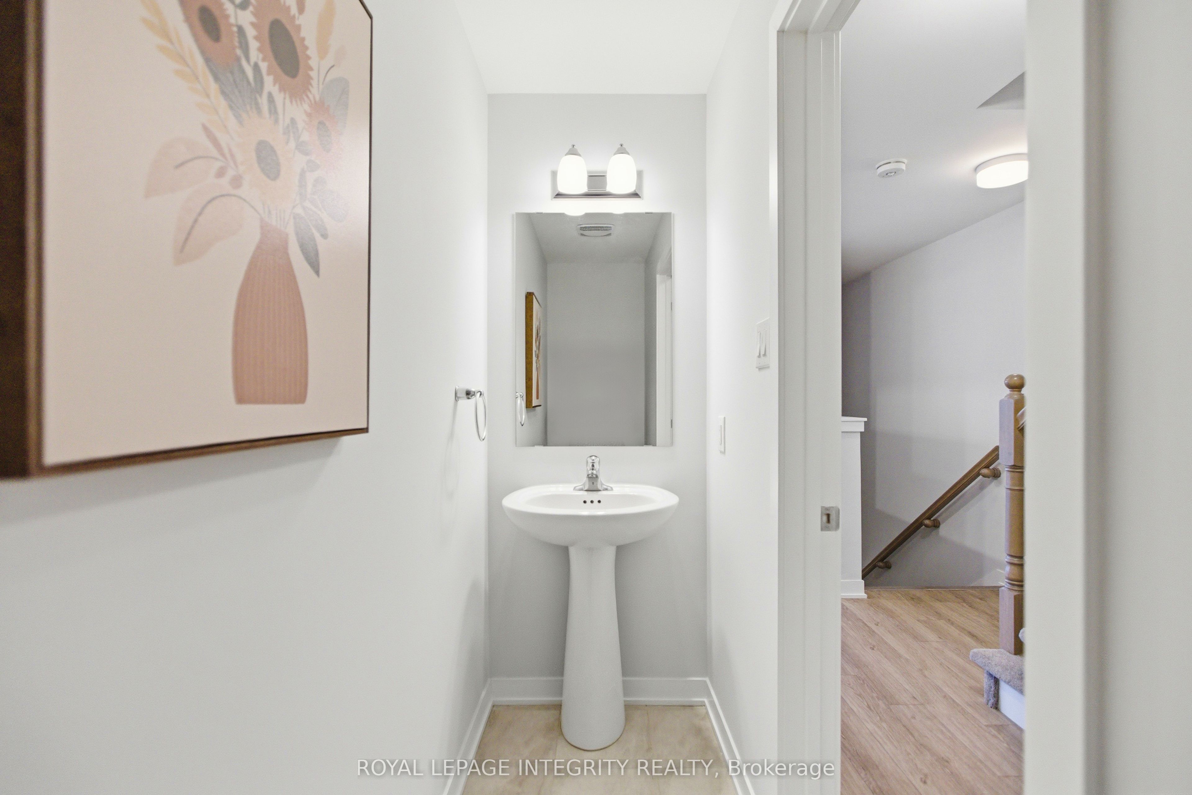 302 Parnian Private Property Photo 13