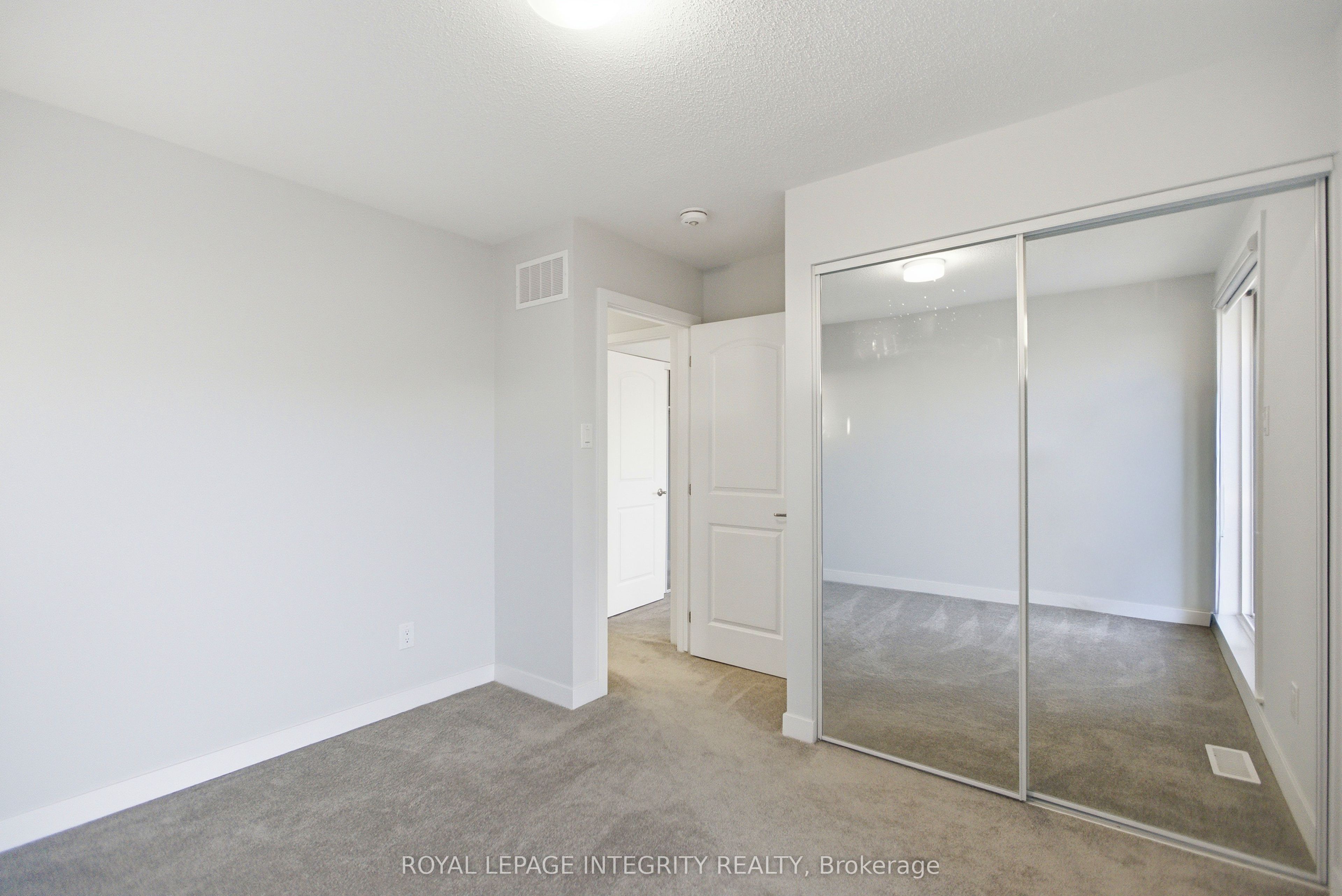 302 Parnian Private Property Photo 15