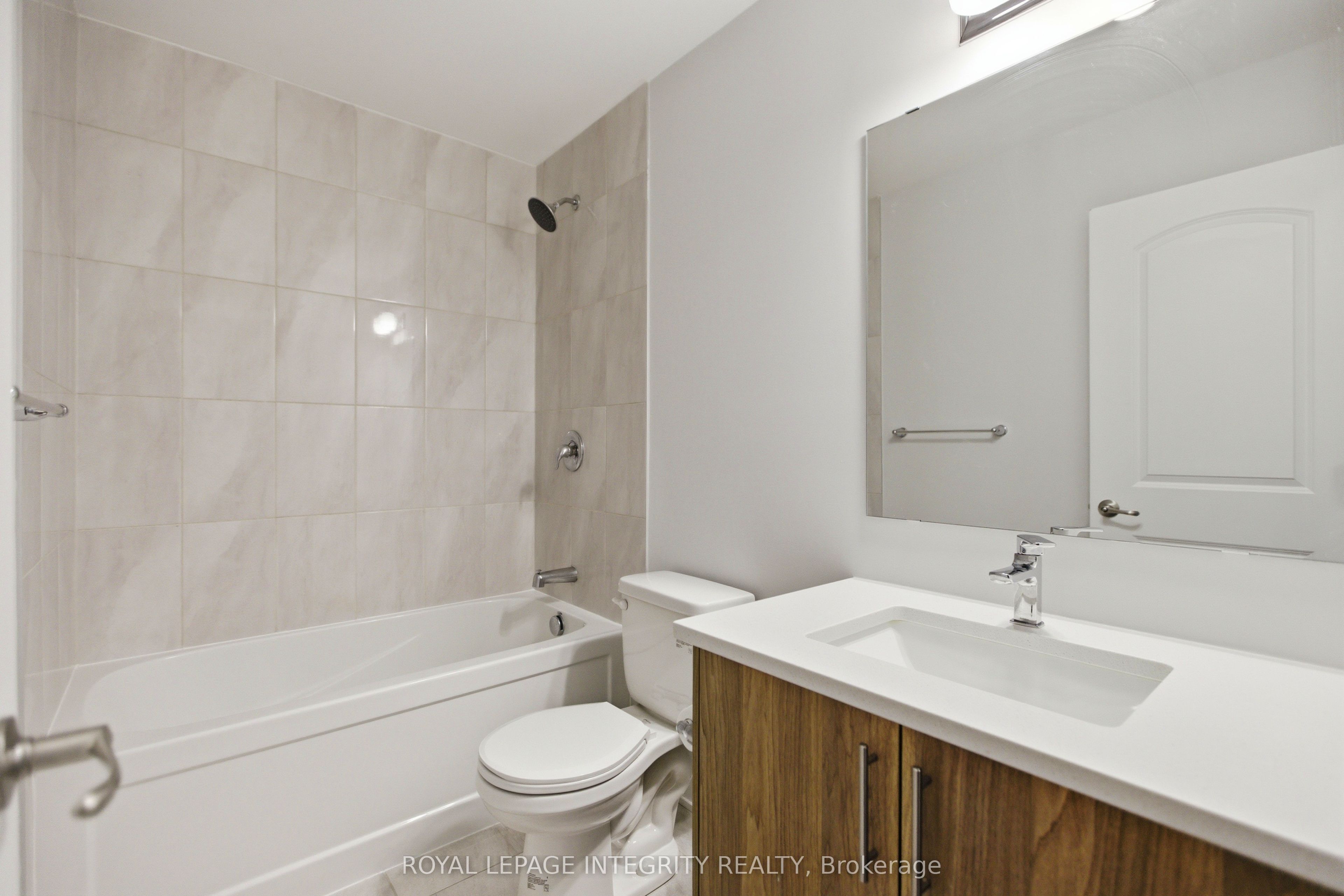 302 Parnian Private Property Photo 21