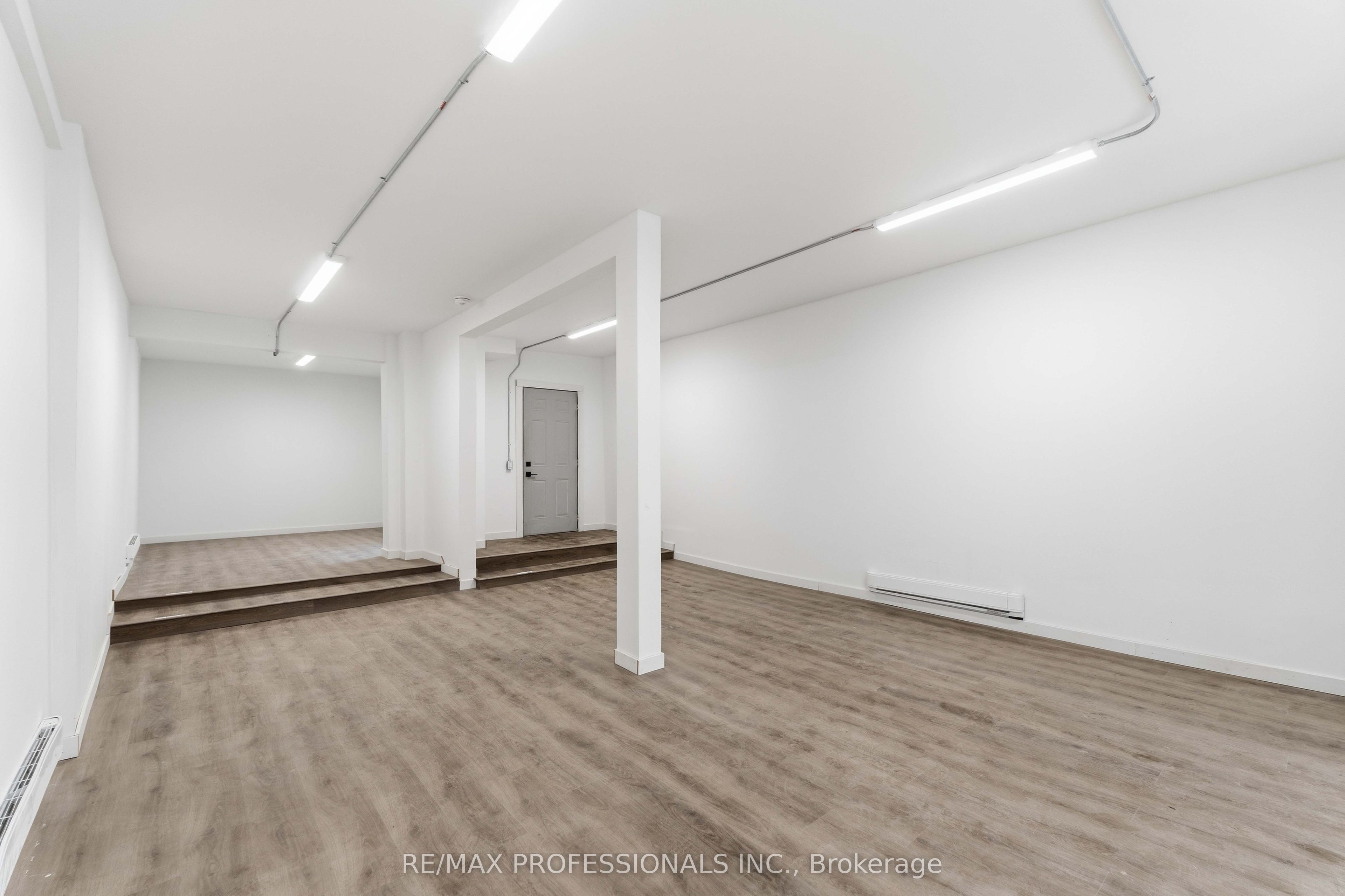 759 Barton Street E # Main Property Photo 8