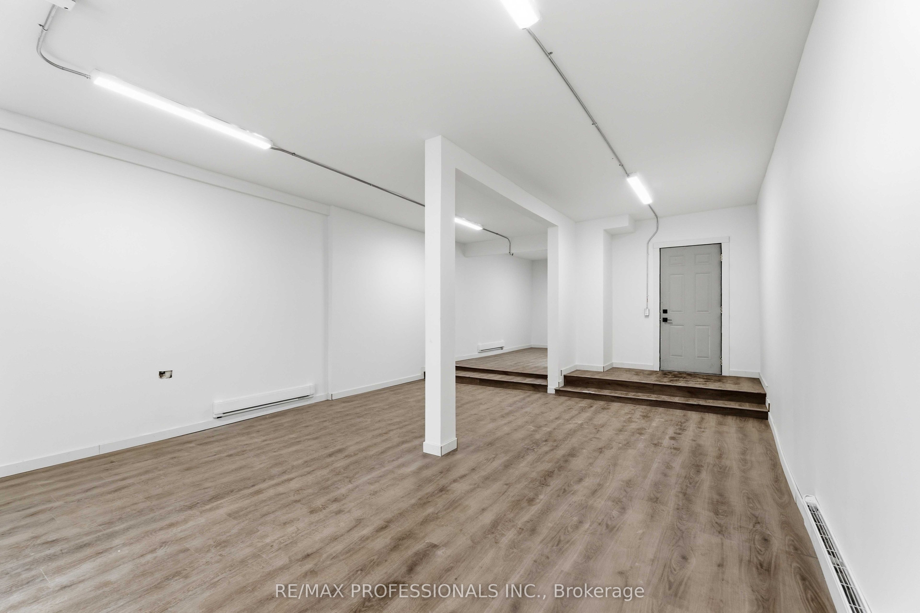 759 Barton Street E # Main Property Photo 9