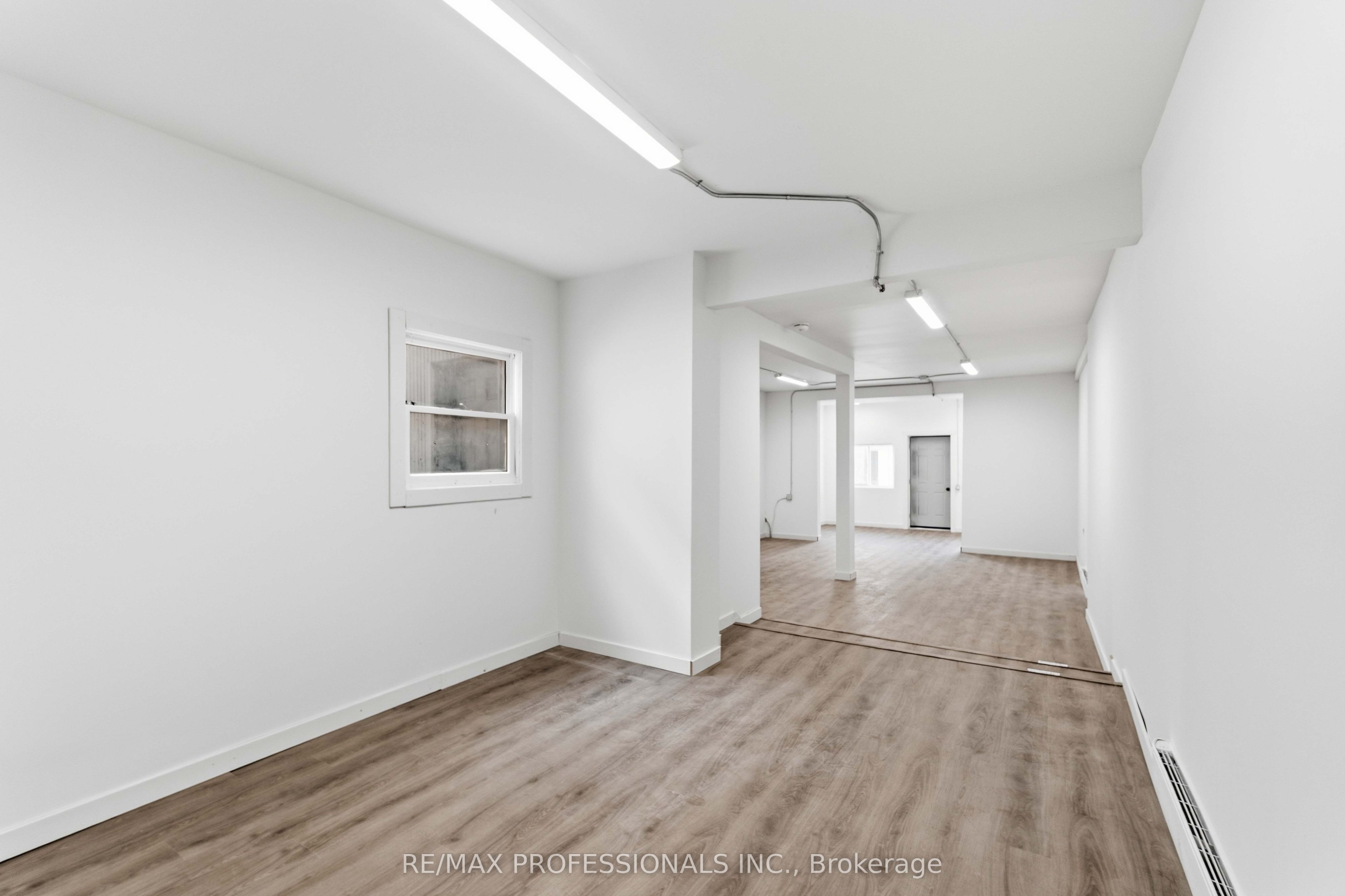 759 Barton Street E # Main Property Photo 15
