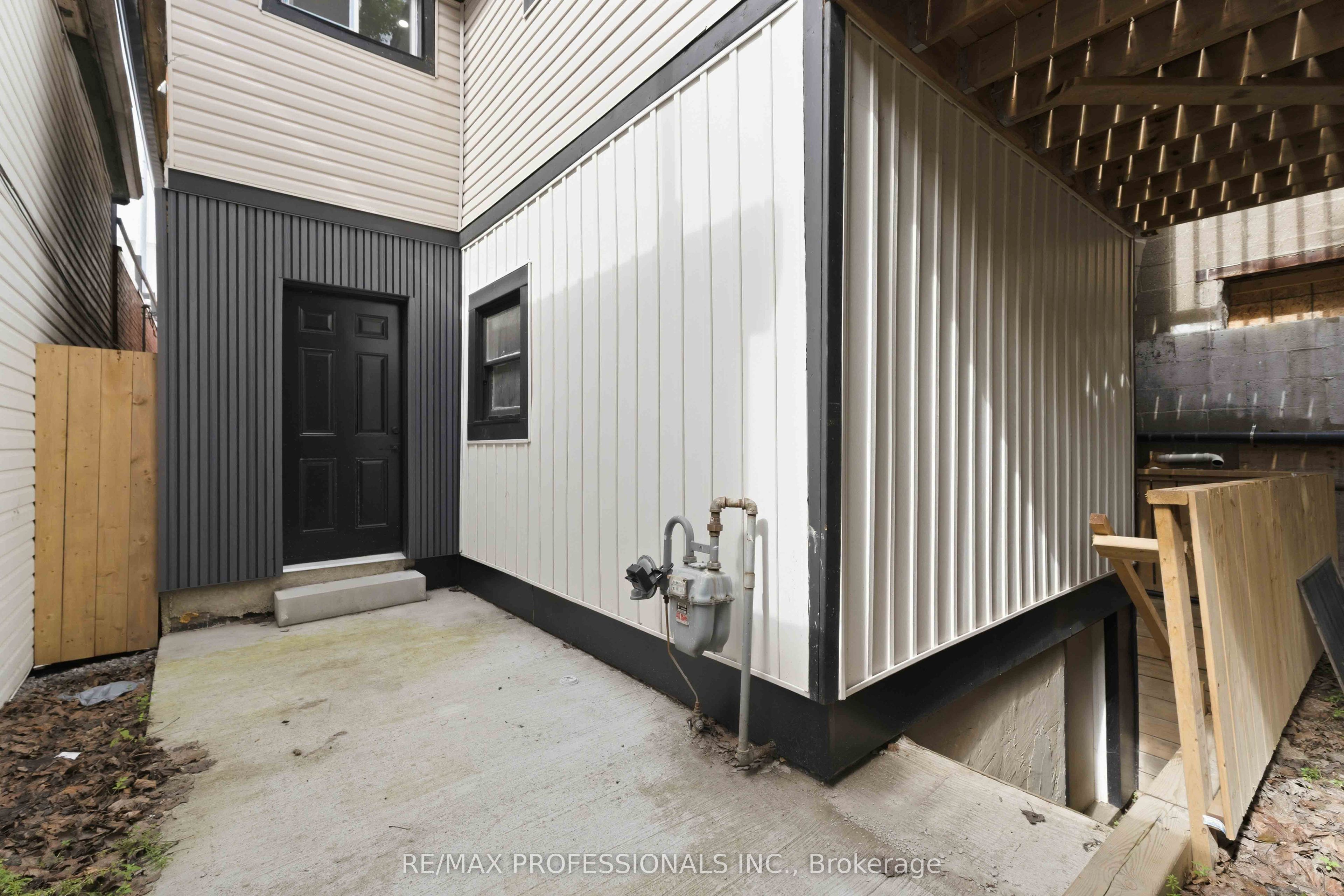 759 Barton Street E # Main Property Photo 17