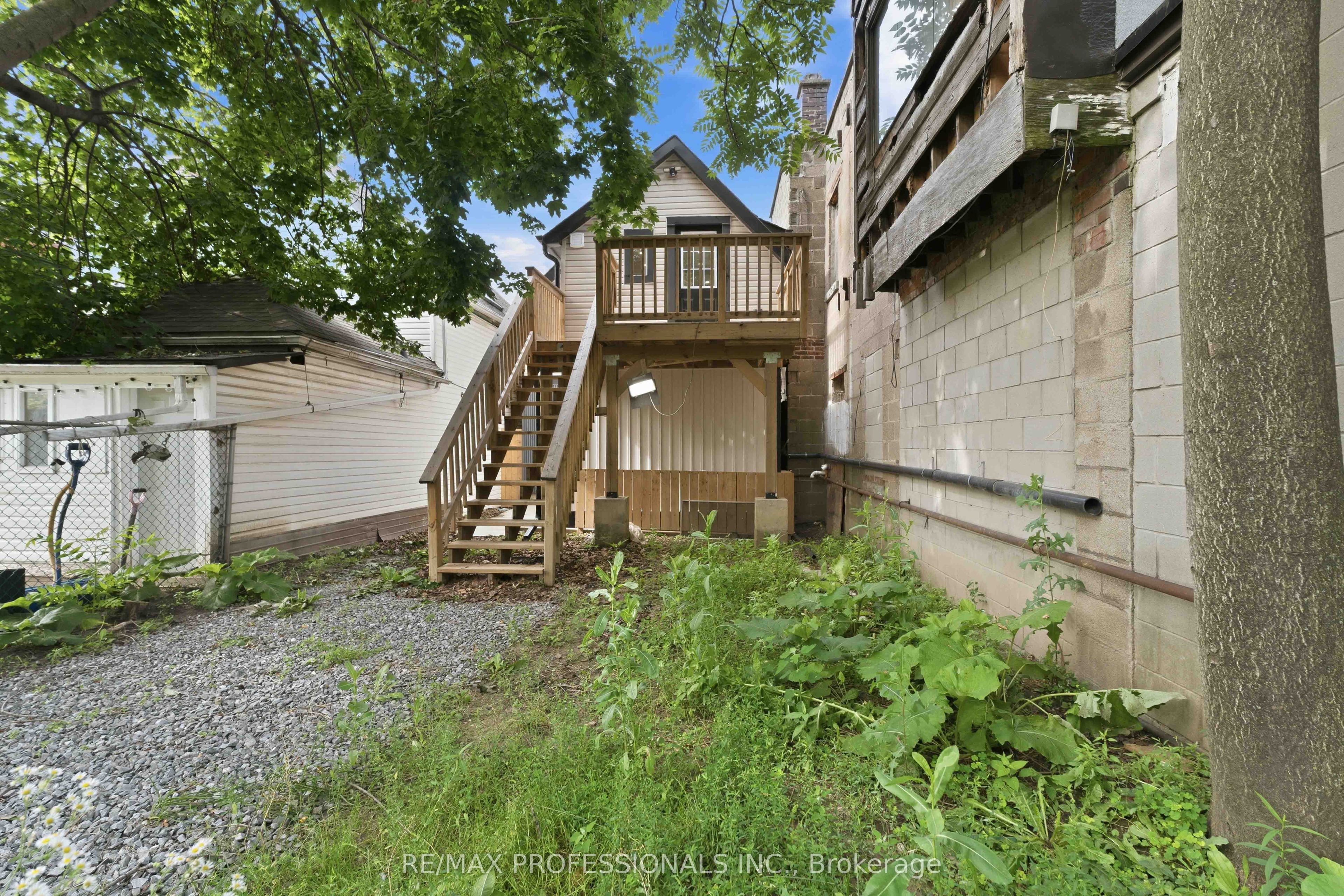 759 Barton Street E # Main Property Photo 22