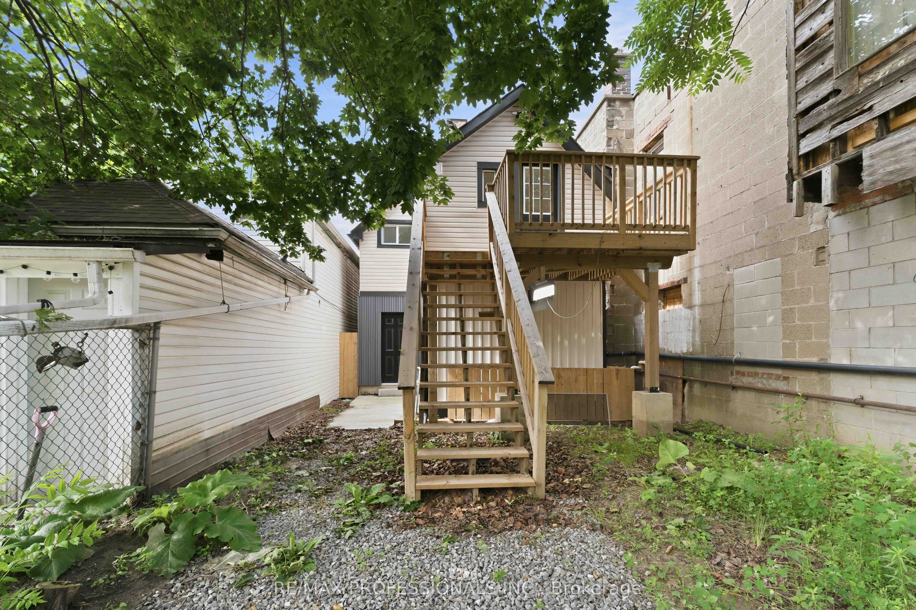 759 Barton Street E # Main Property Photo 23