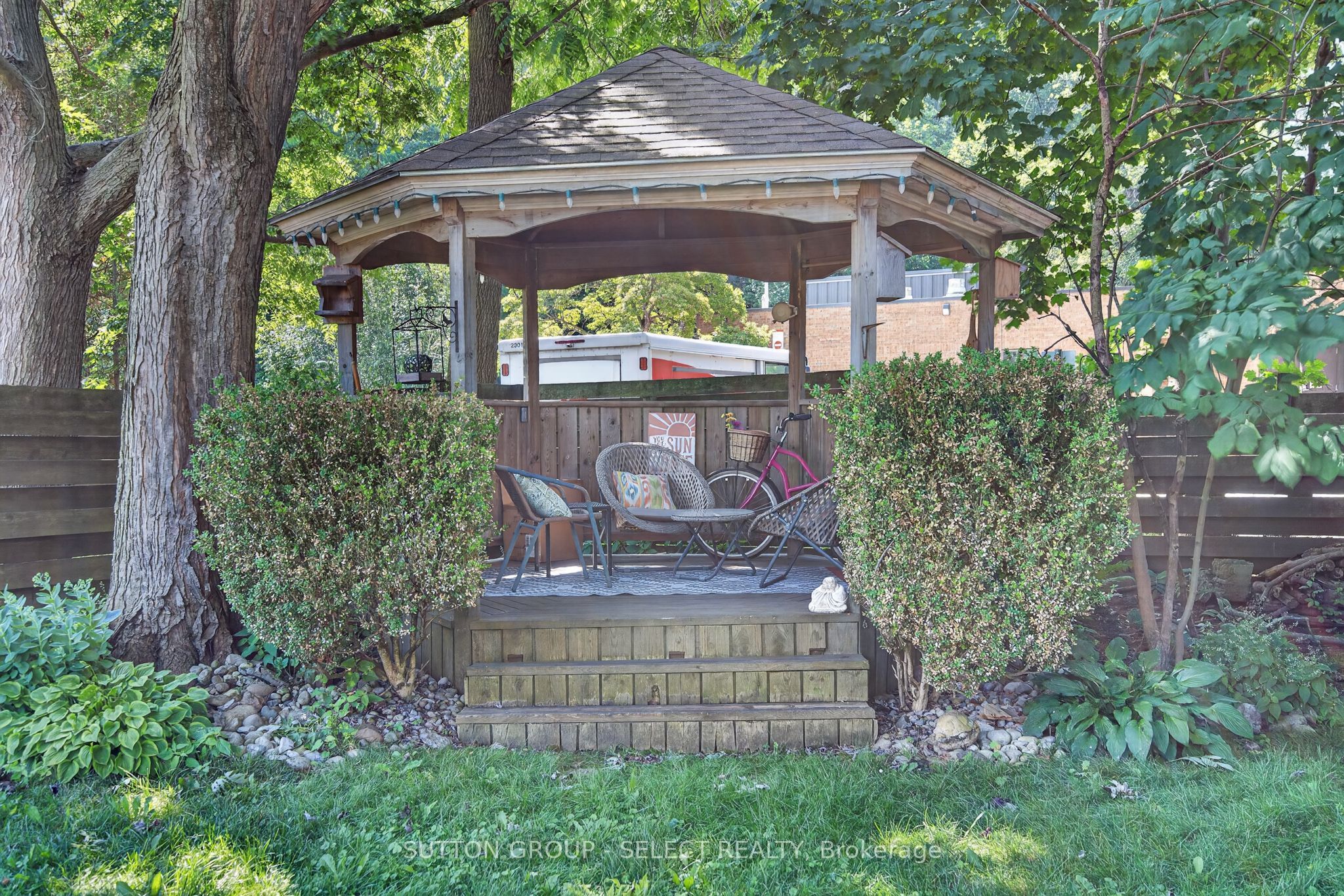 280 Charlotte Street Property Photo 37