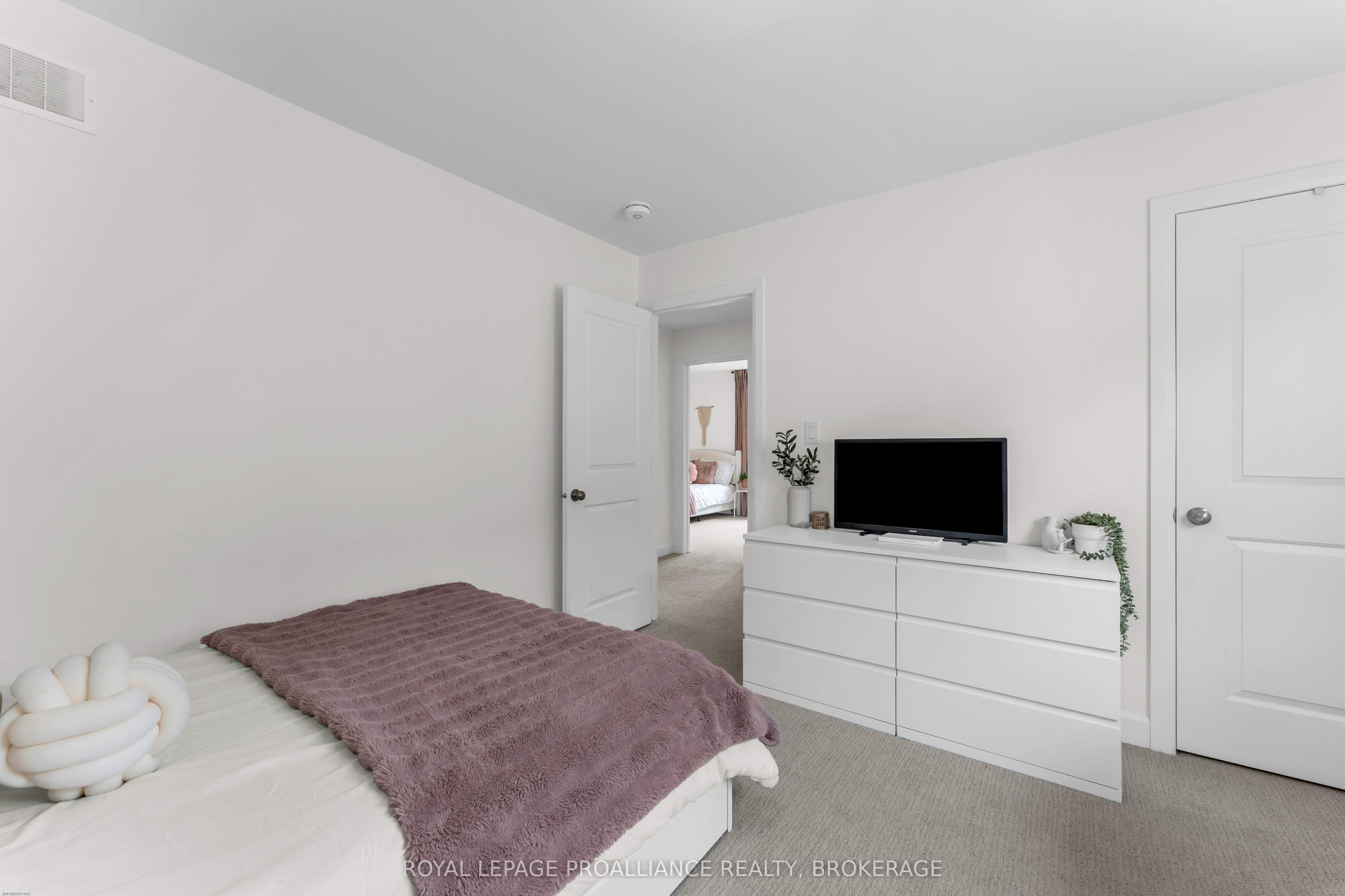 24 Walden Pond Drive Property Photo 38