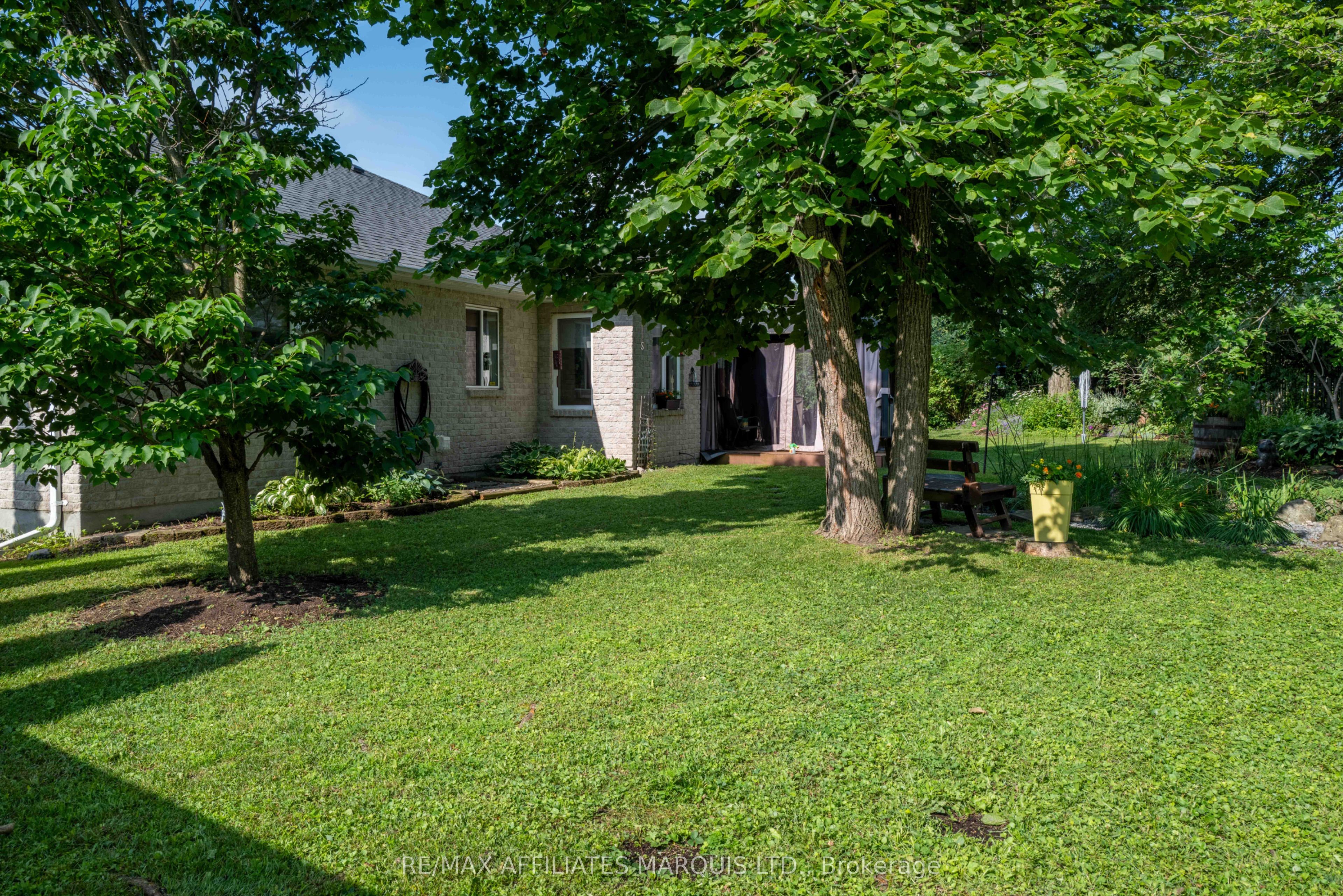 1274 Daprat Avenue Property Photo 4