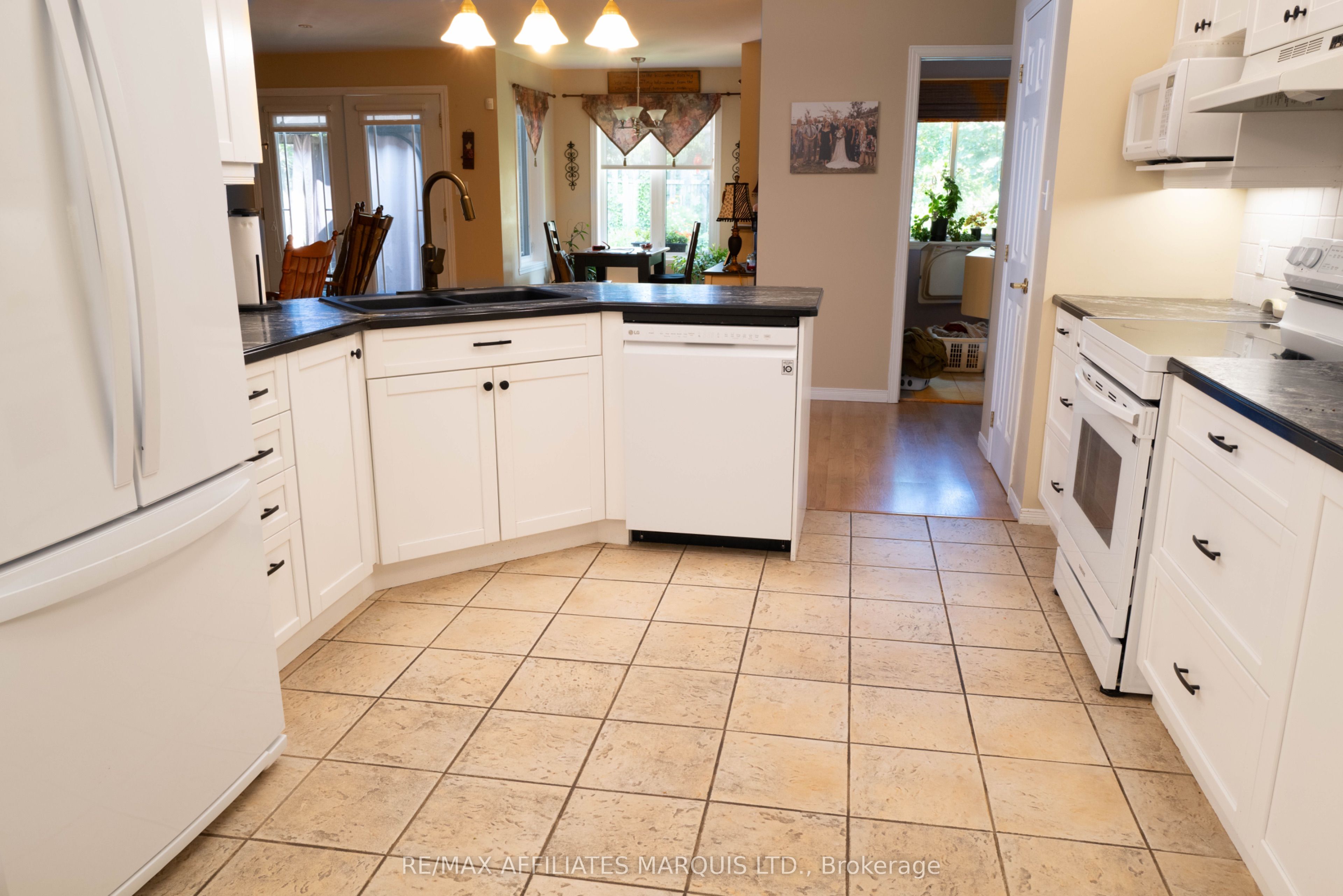 1274 Daprat Avenue Property Photo 11