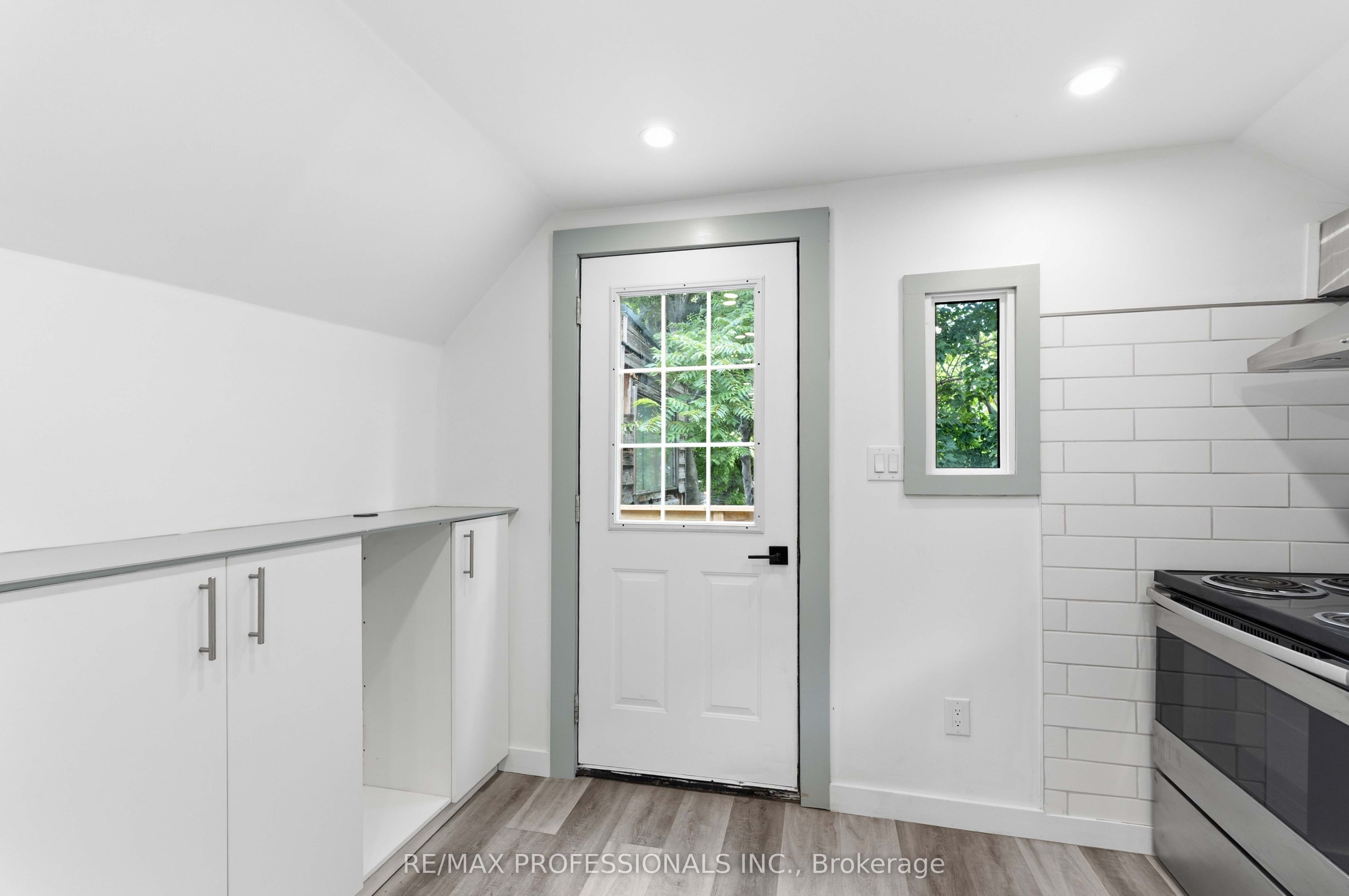759 Barton Street E Property Photo 16