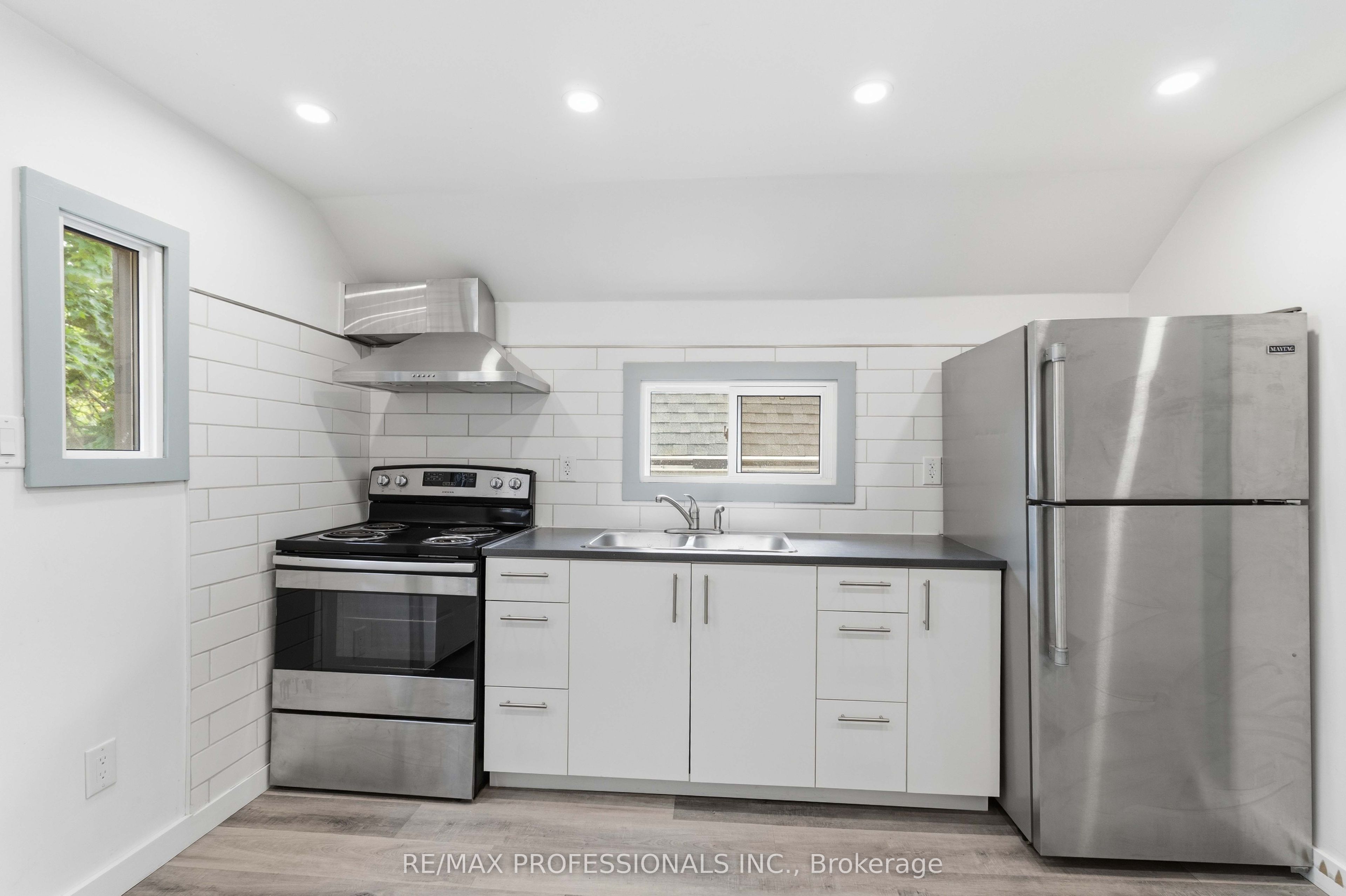 759 Barton Street E Property Photo 17