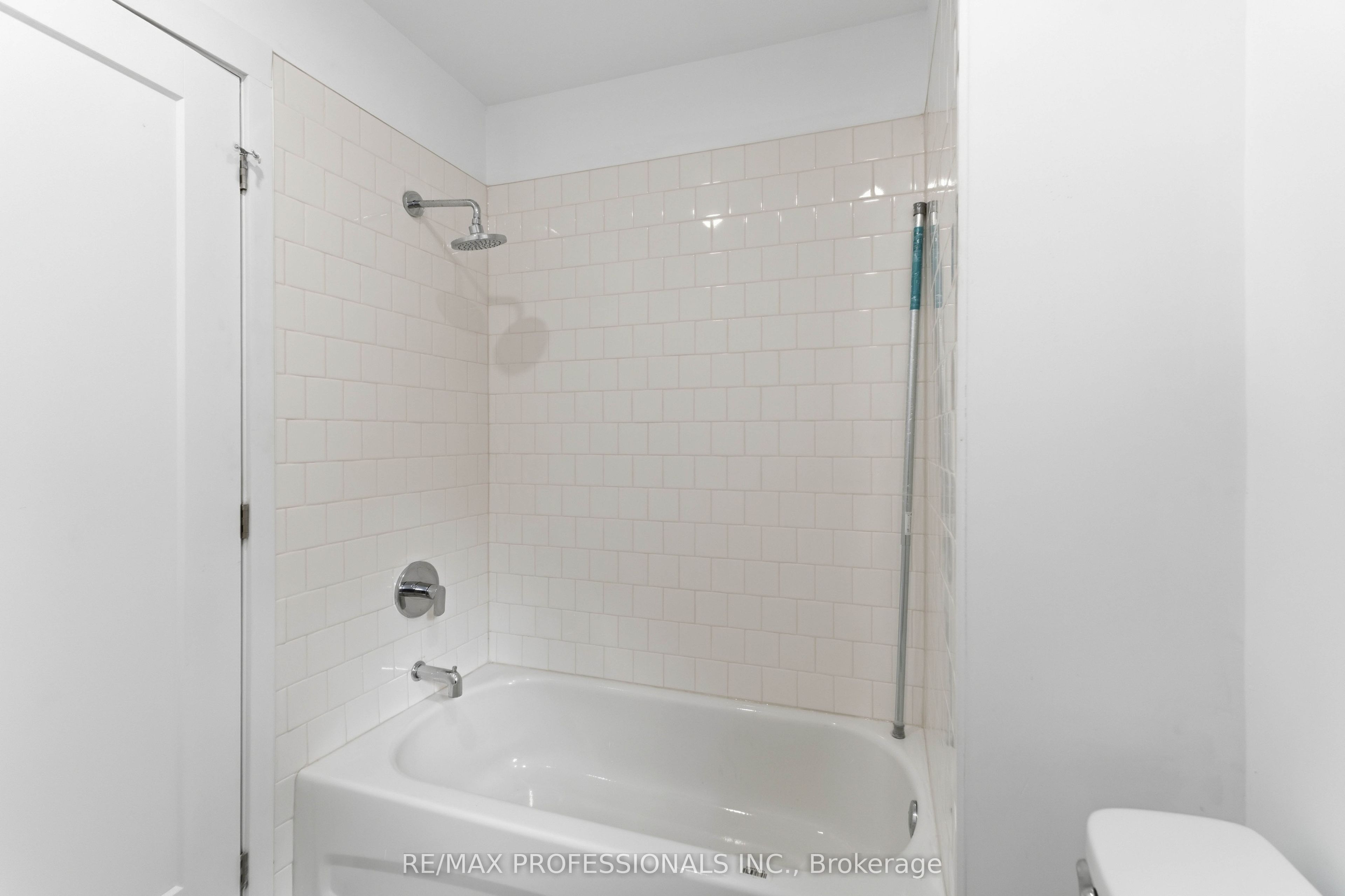 759 Barton Street E Property Photo 30