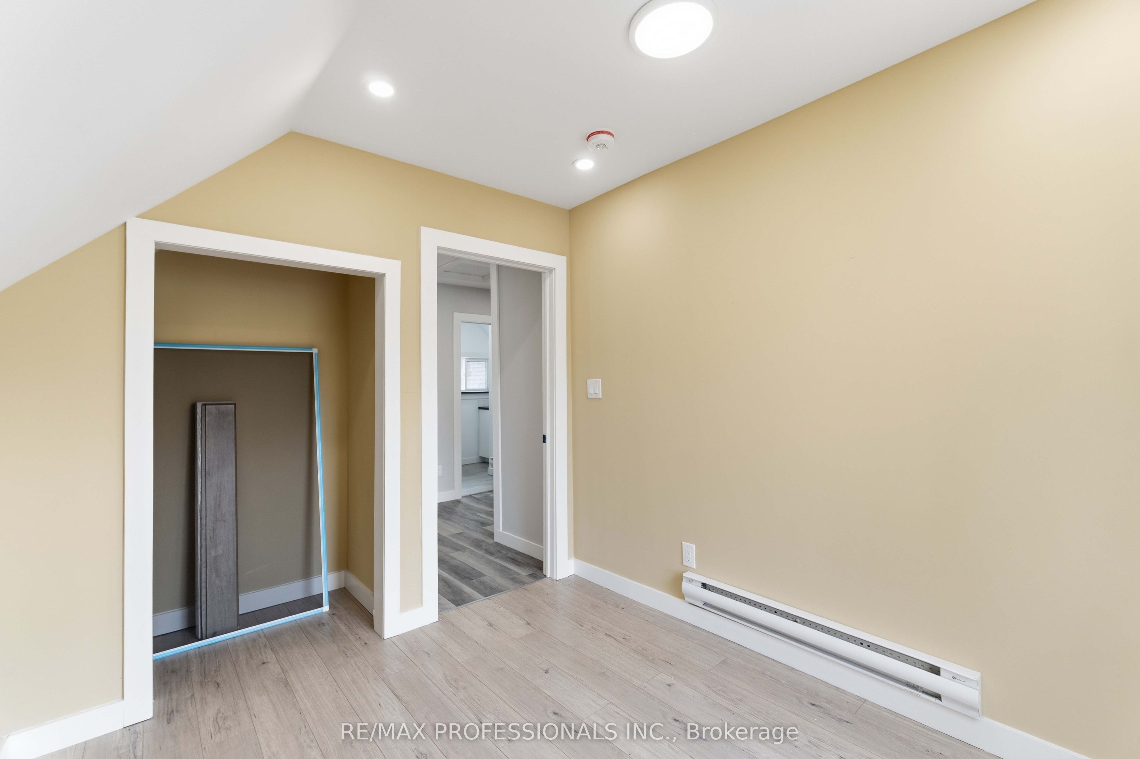 759 Barton Street E Property Photo 34