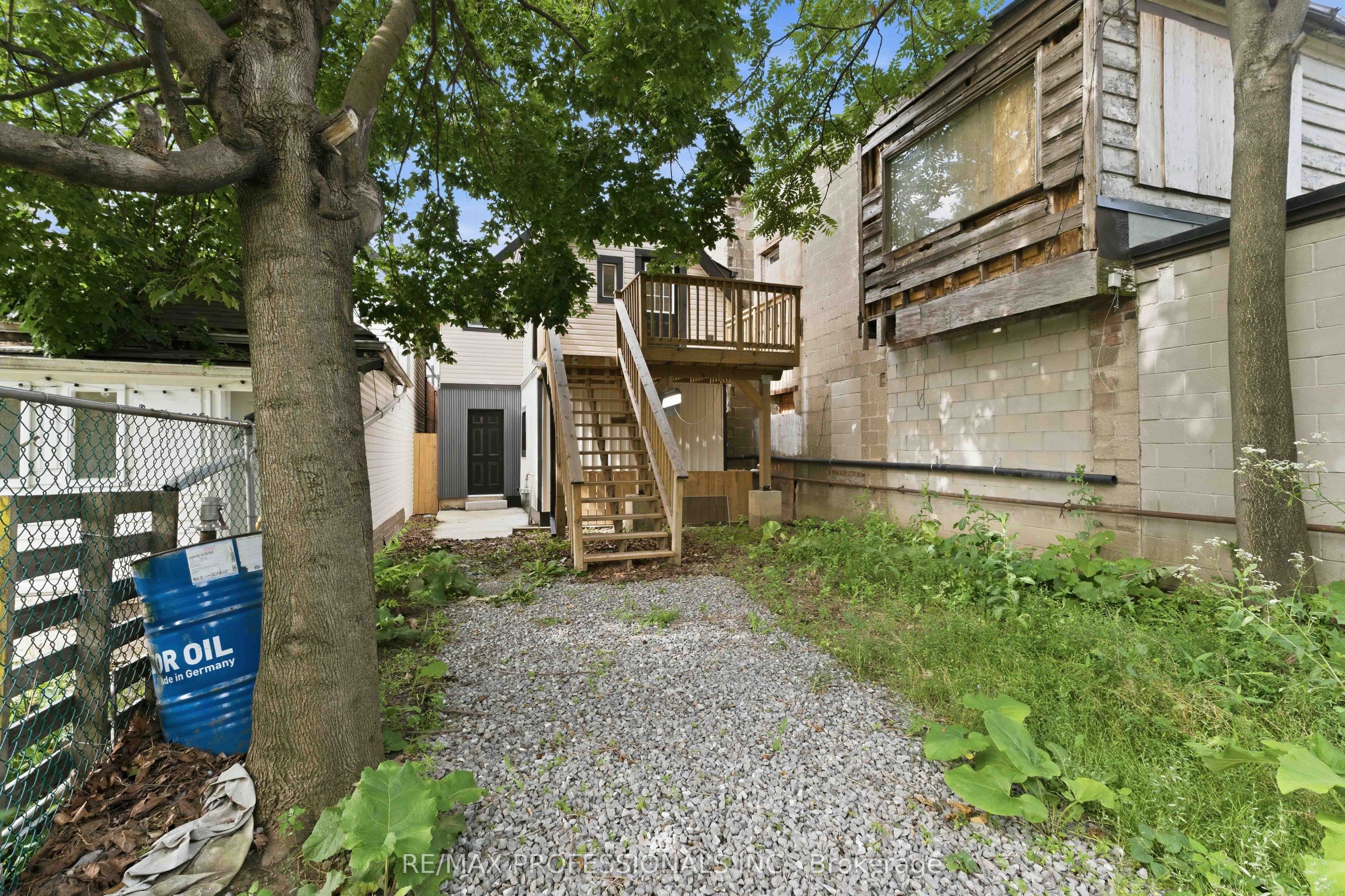 759 Barton Street E Property Photo 41