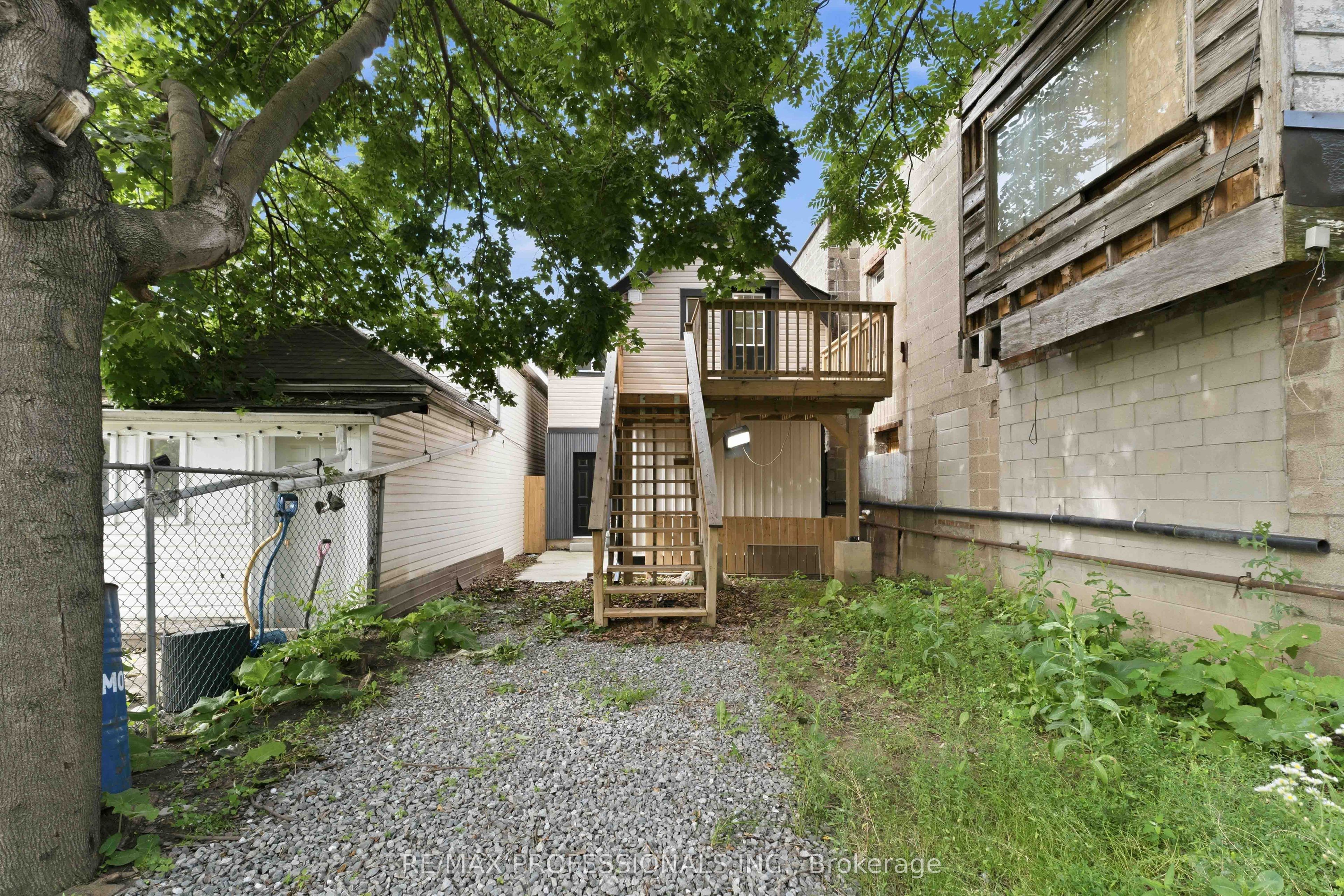 759 Barton Street E Property Photo 42