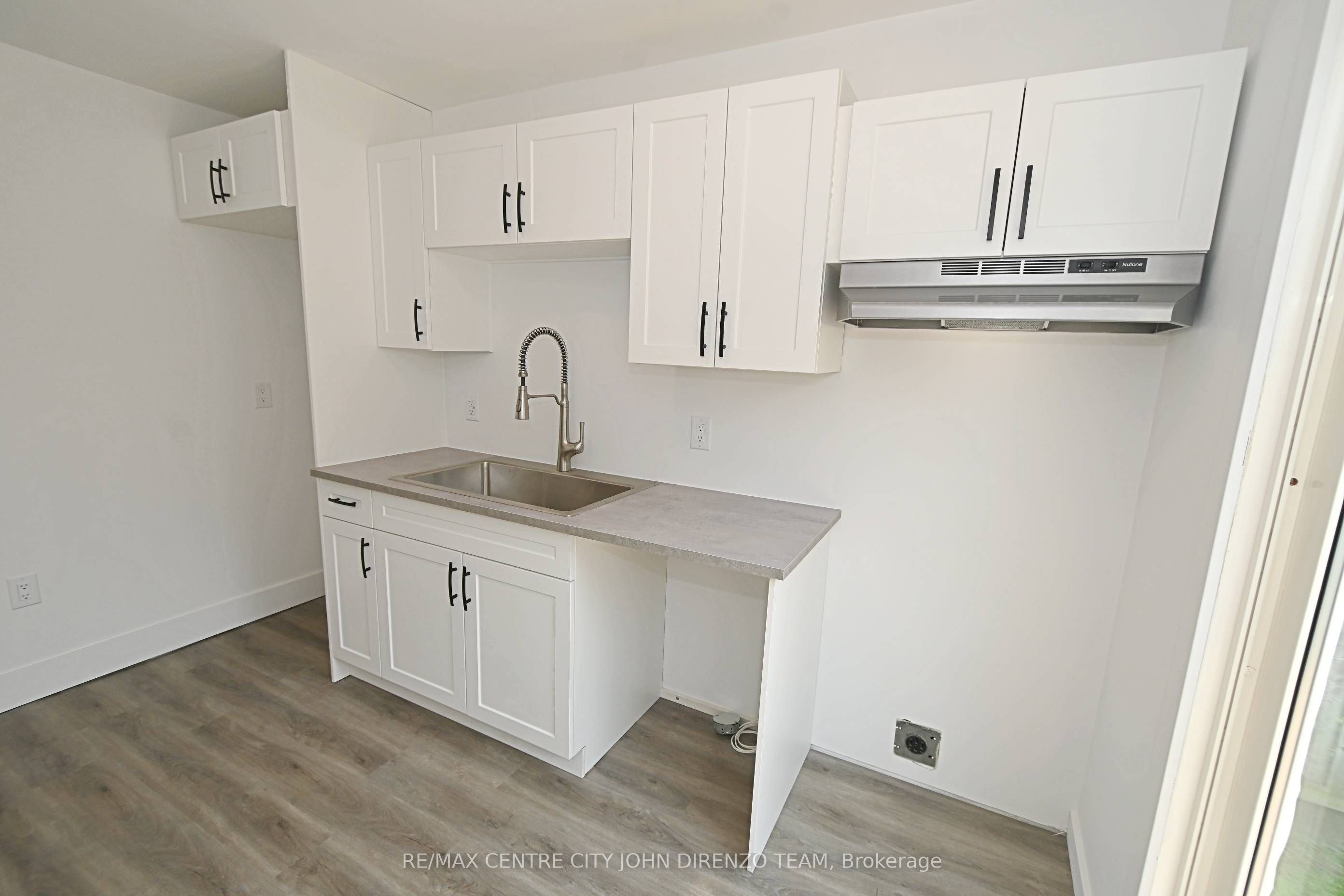 52 Woodworth Avenue Property Photo 8