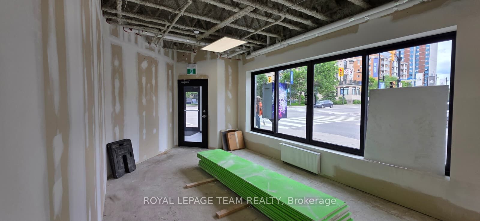 168 Charlotte Street 104 Property Photo 12