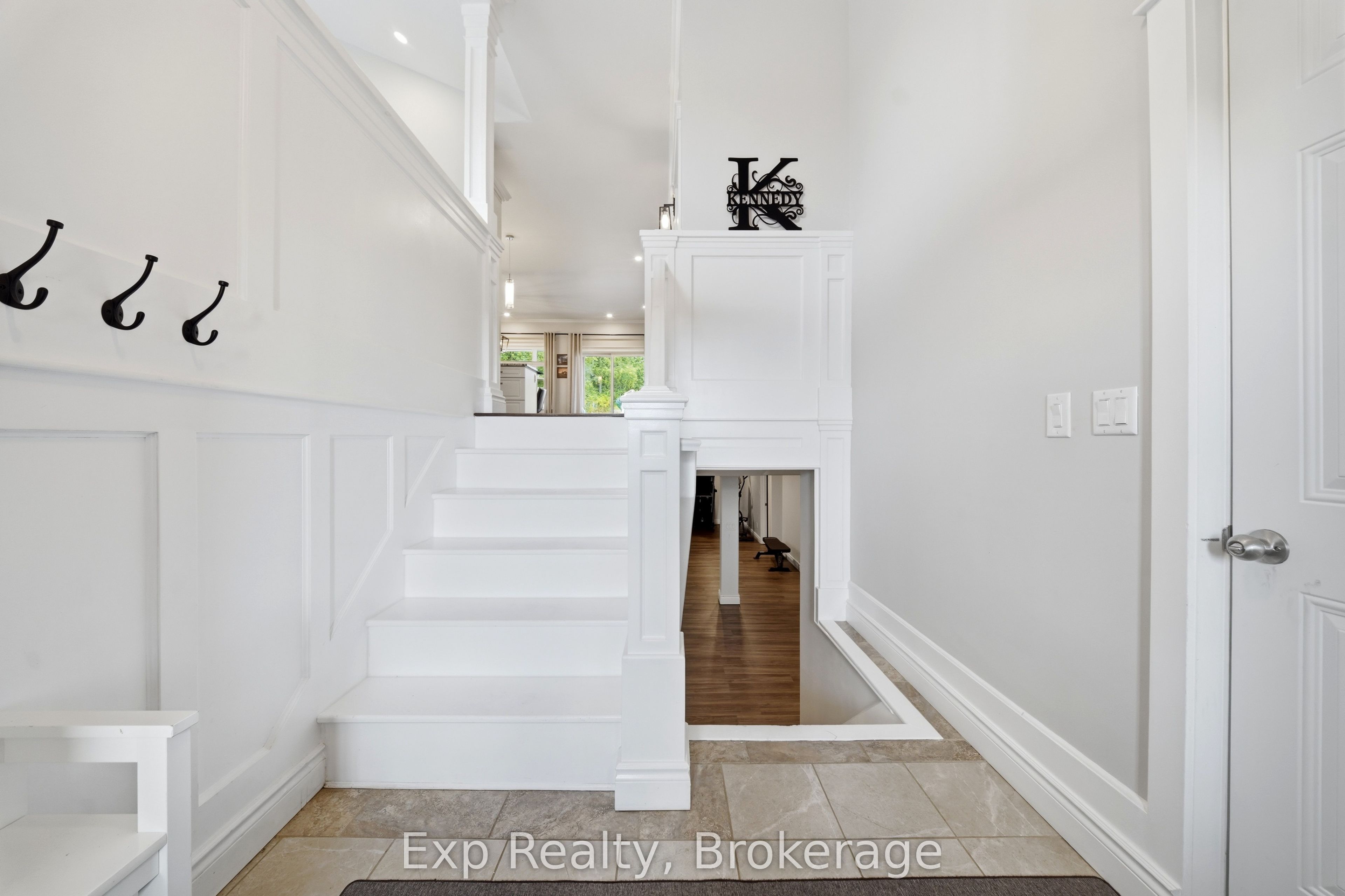 818 Palace Road Property Photo 5