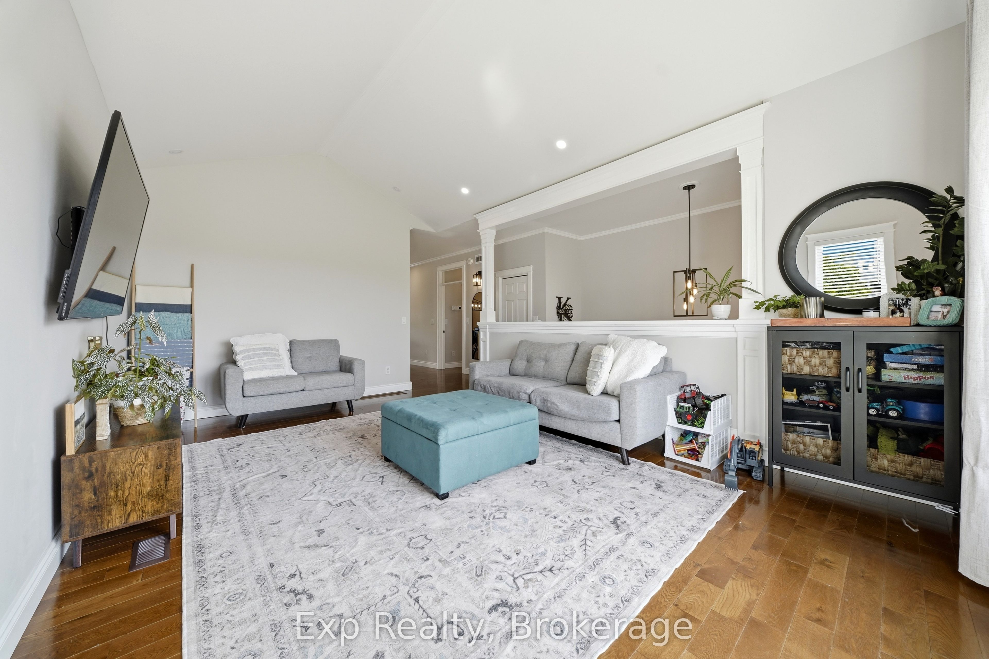 818 Palace Road Property Photo 6