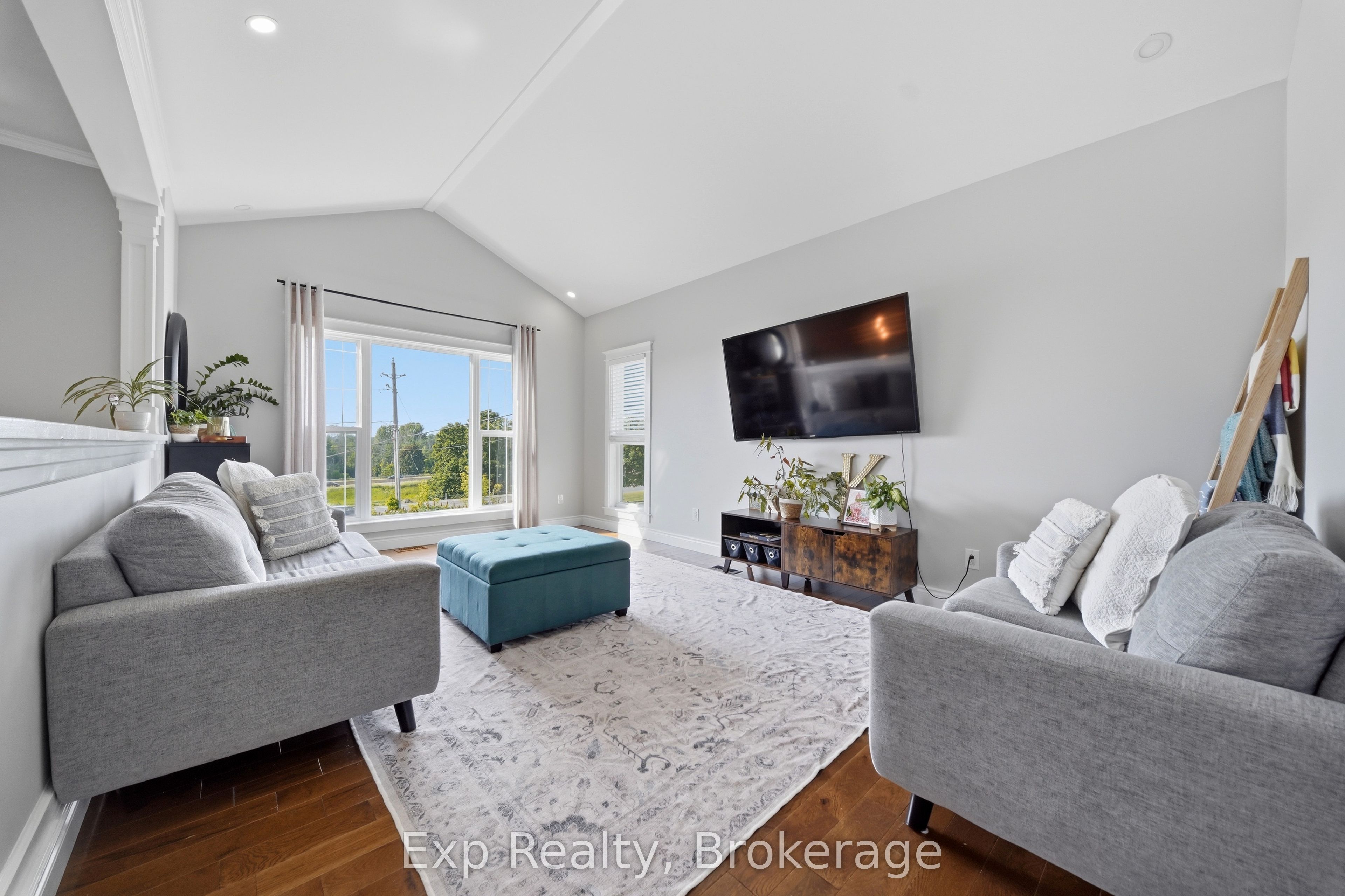 818 Palace Road Property Photo 7