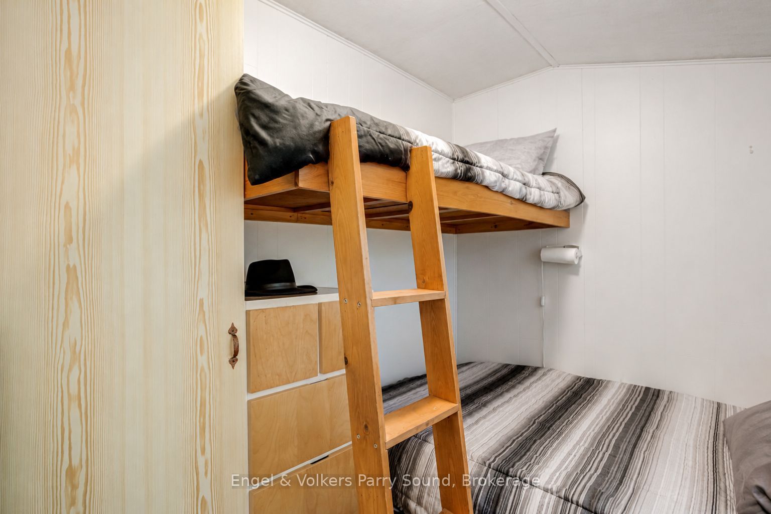 27 Lower Lane Property Photo 22