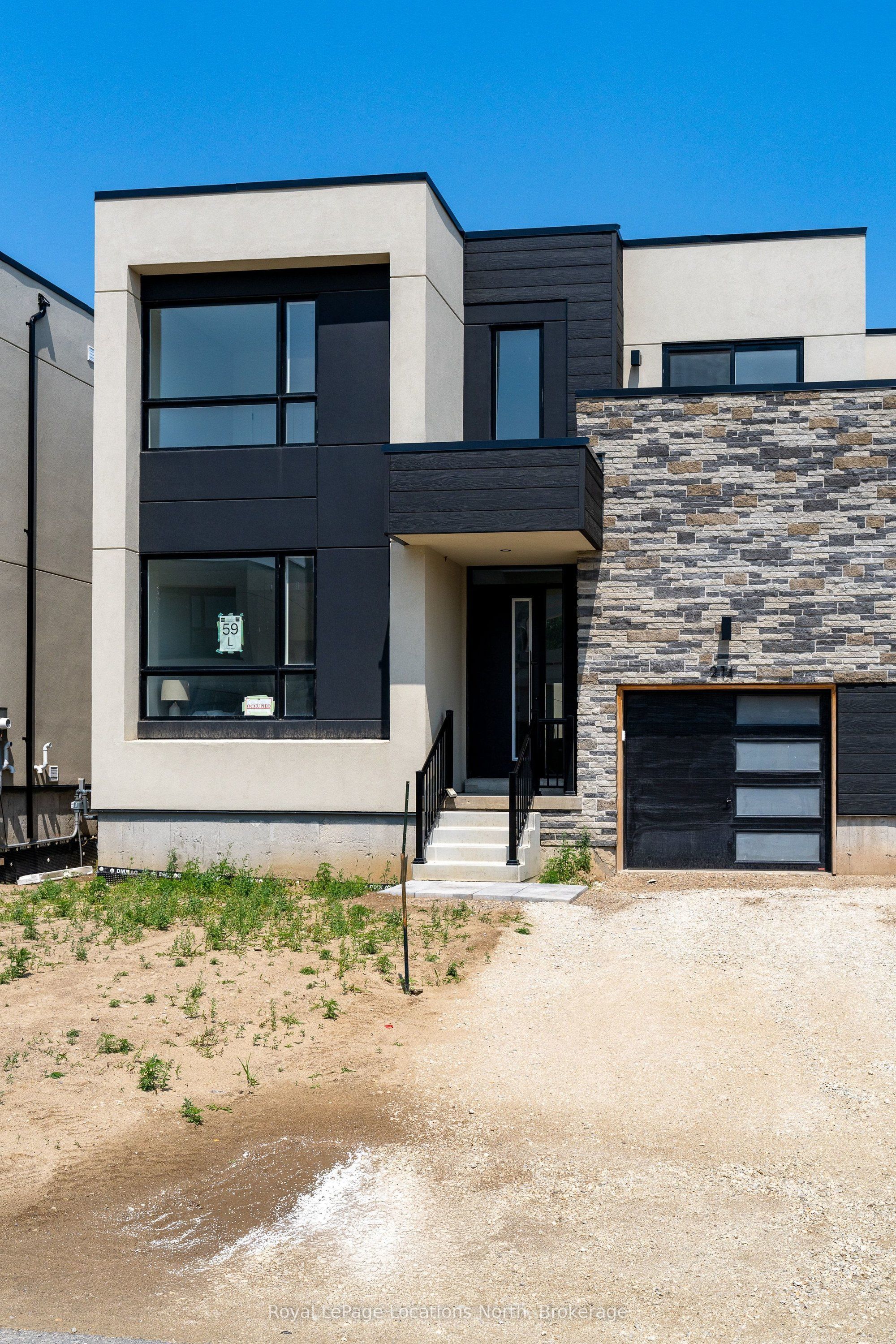 214 Stoneleigh Drive Property Photo 1
