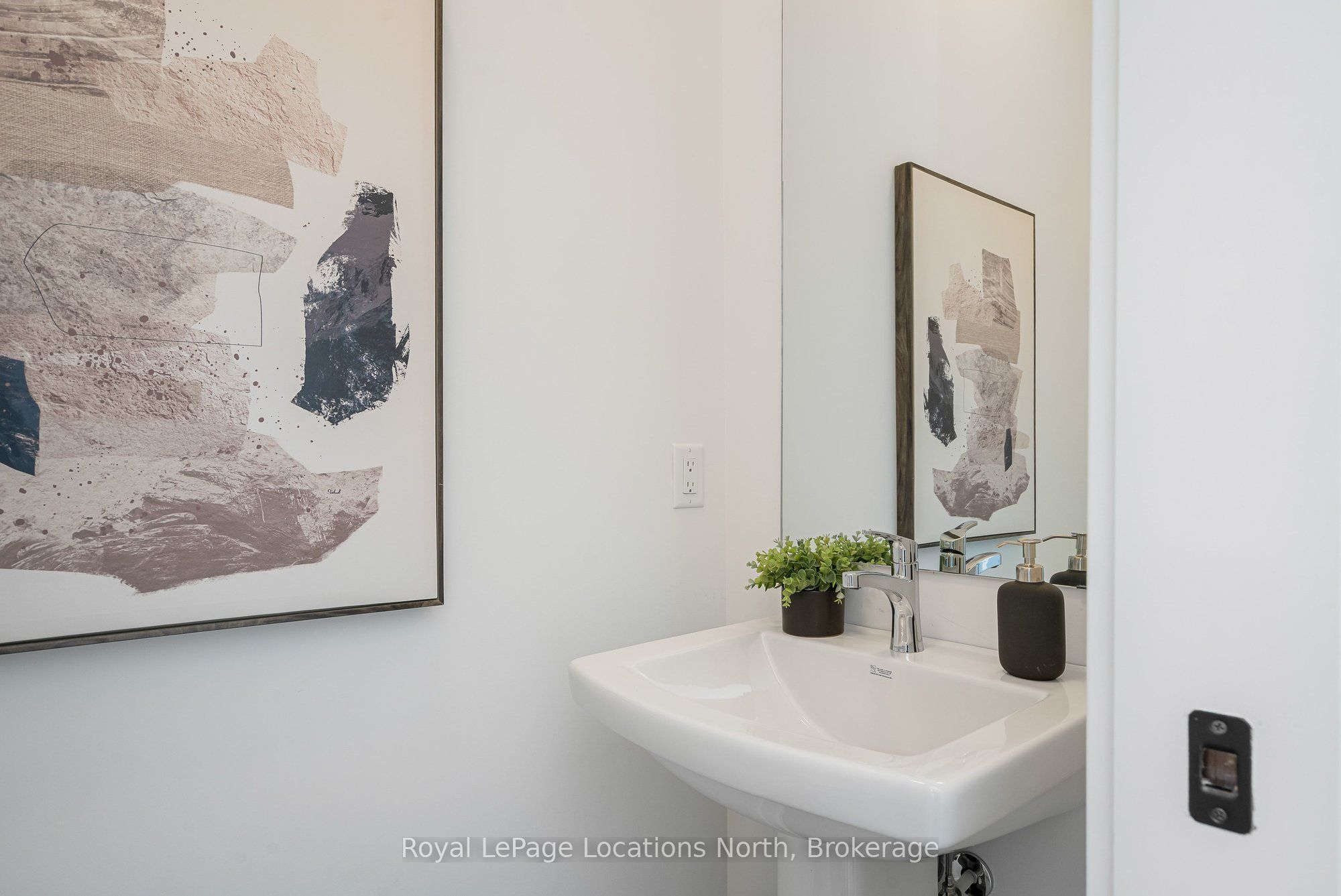 214 Stoneleigh Drive Property Photo 15