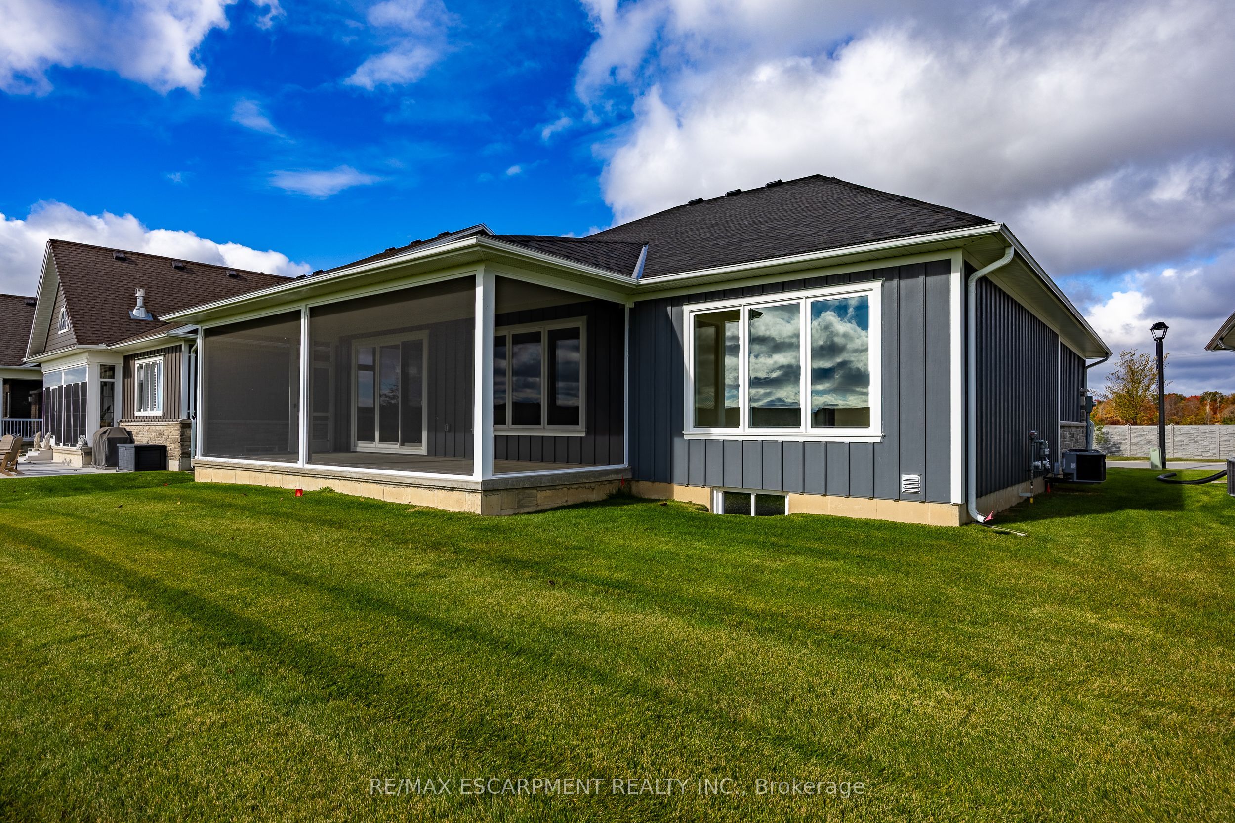218 Schooner Drive Property Photo 2