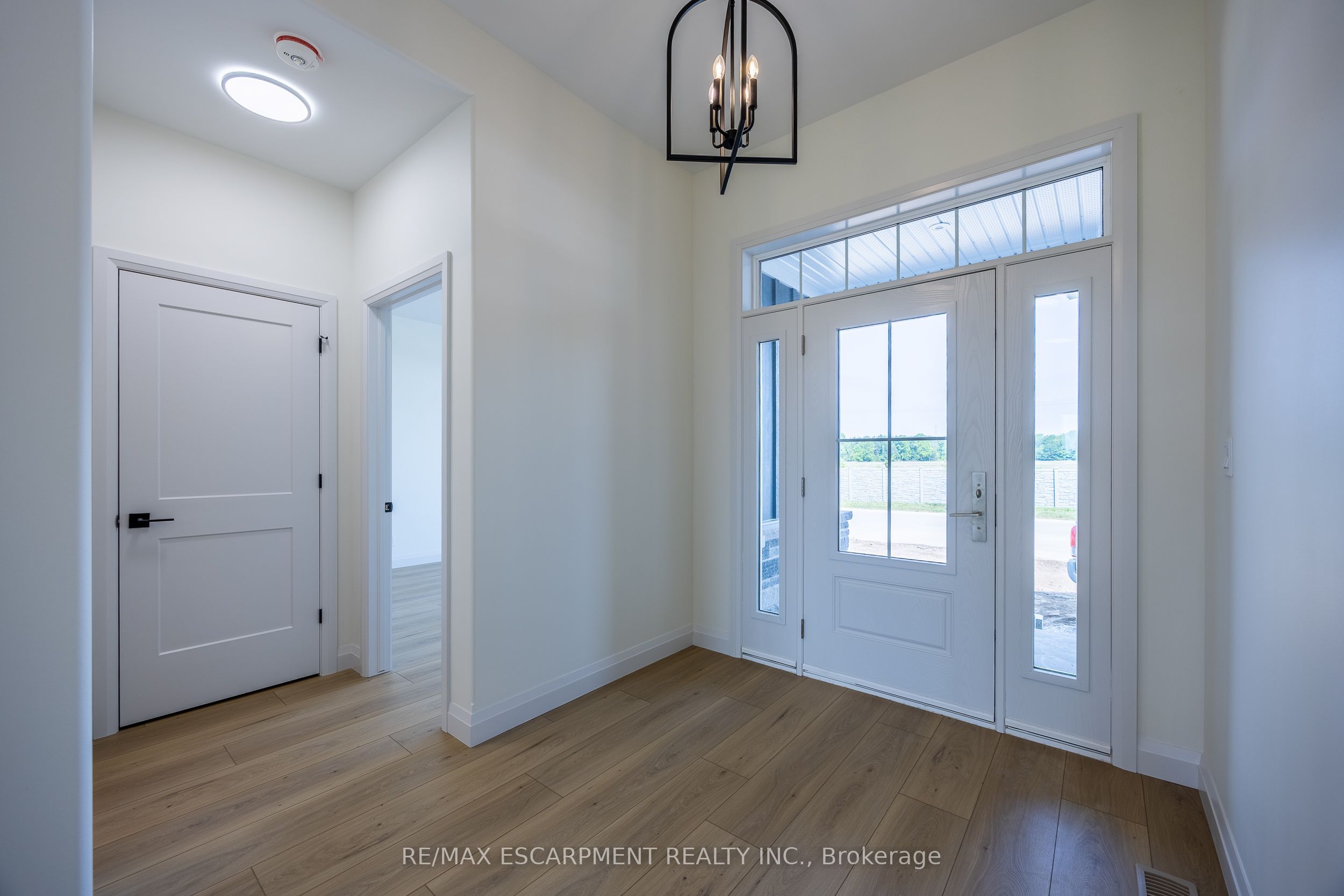 218 Schooner Drive Property Photo 7