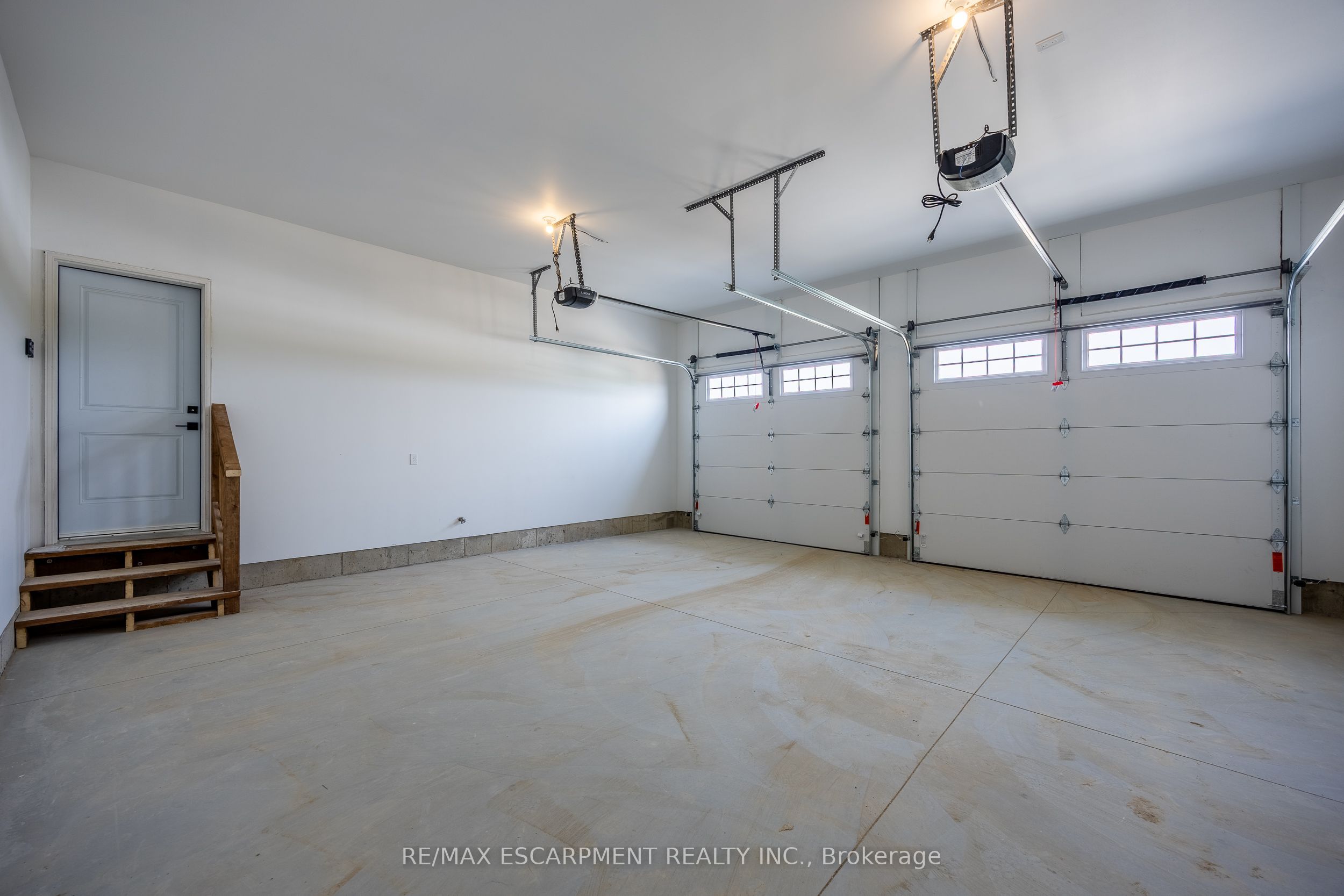 218 Schooner Drive Property Photo 13