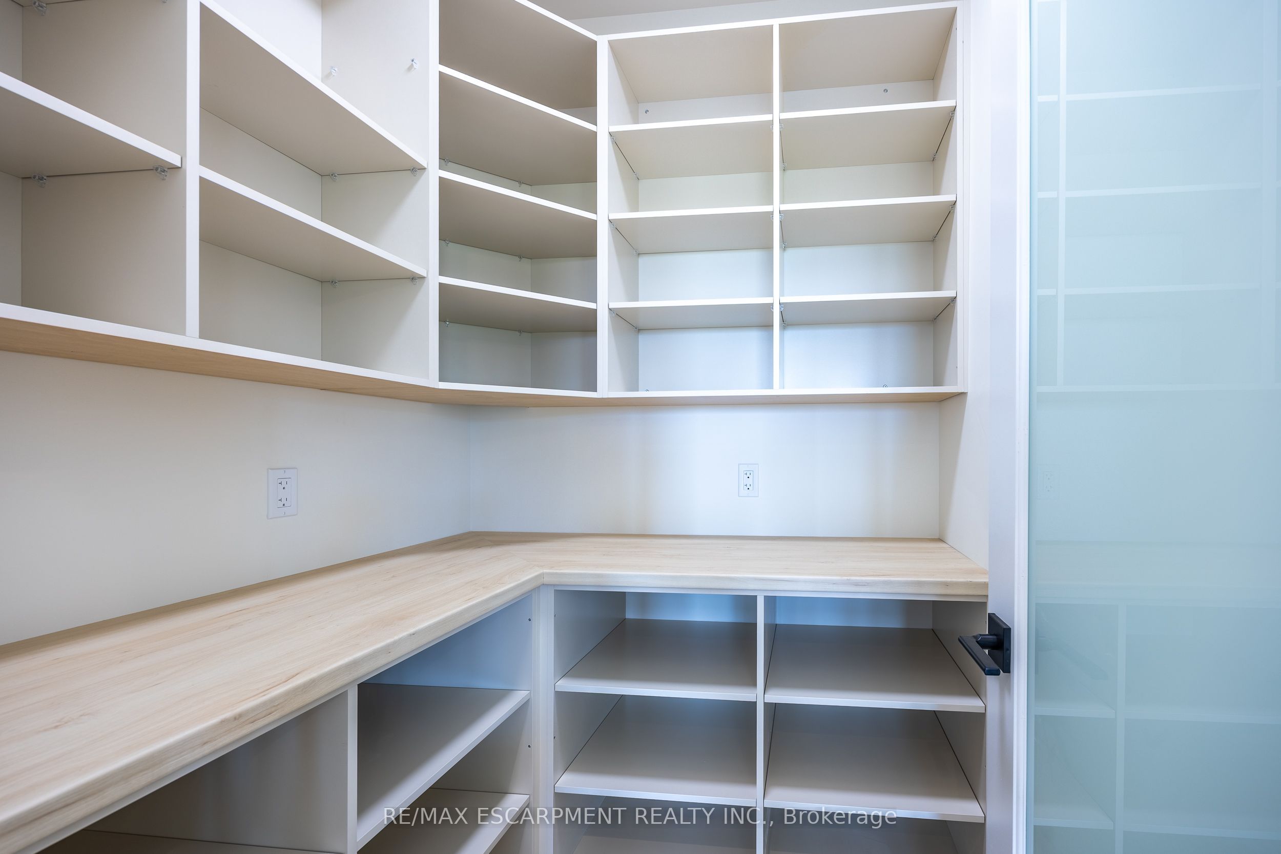 218 Schooner Drive Property Photo 18