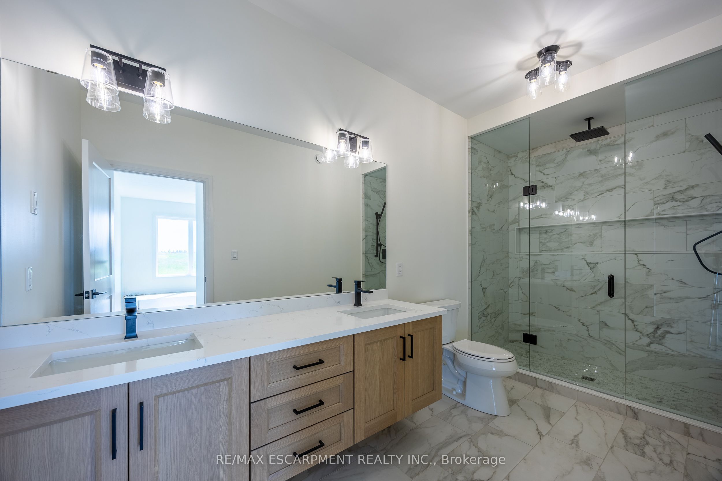 218 Schooner Drive Property Photo 22