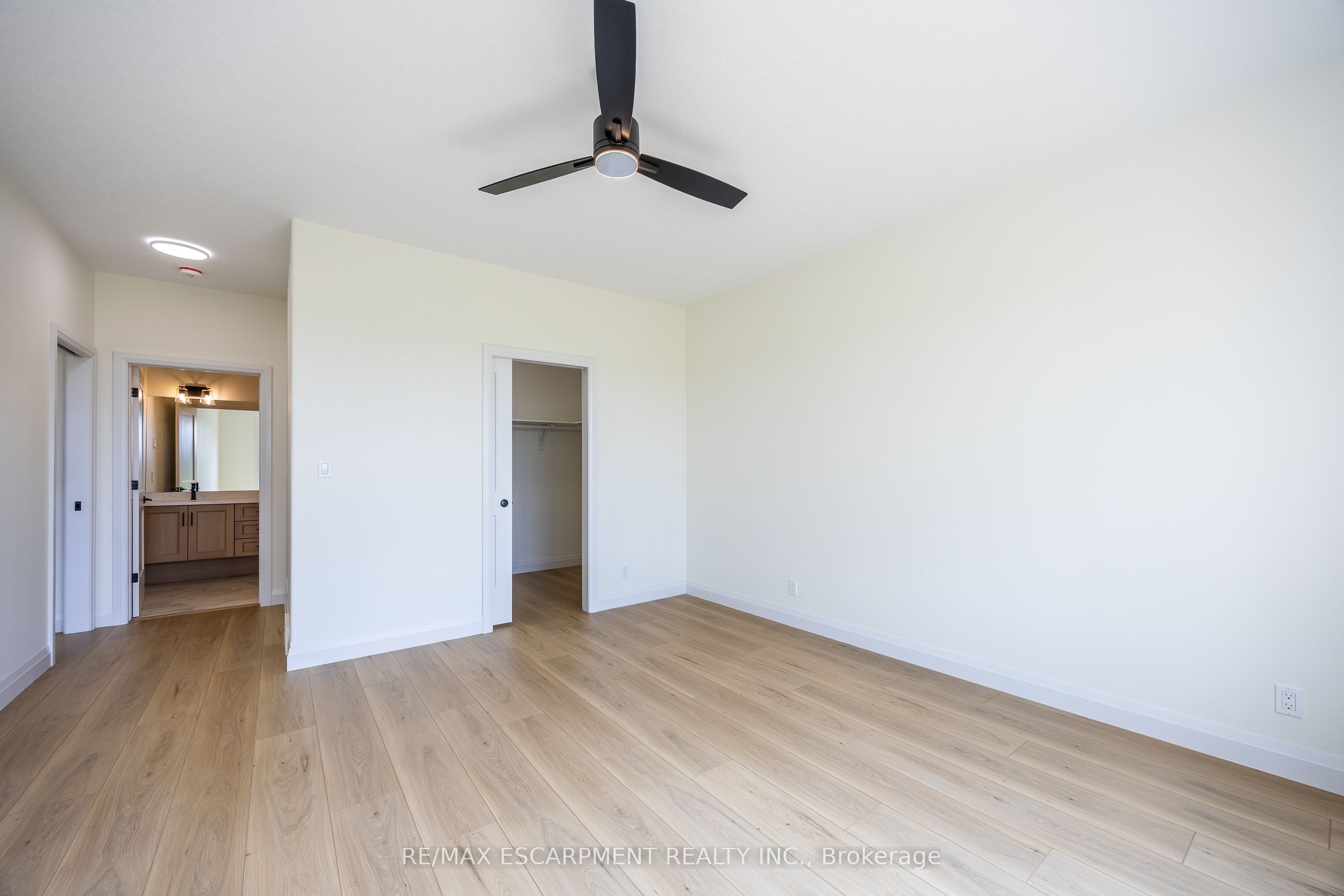 218 Schooner Drive Property Photo 25