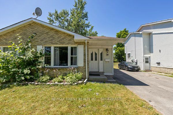 30 Woodstone Crescent Property Photo 4
