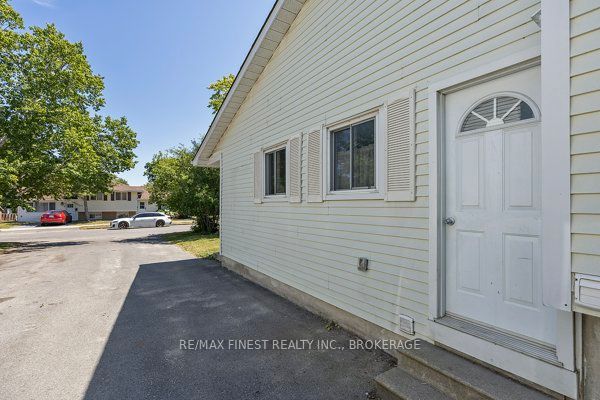 30 Woodstone Crescent Property Photo 7