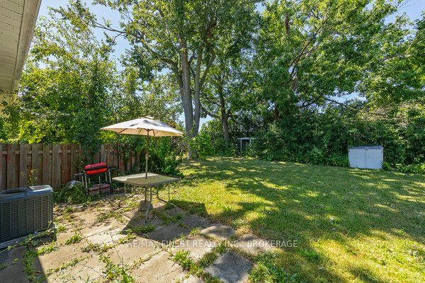 30 Woodstone Crescent Property Photo 8