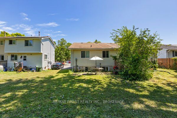 30 Woodstone Crescent Property Photo 10