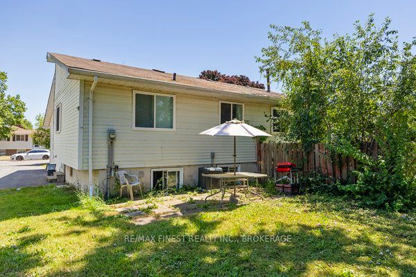 30 Woodstone Crescent Property Photo 12