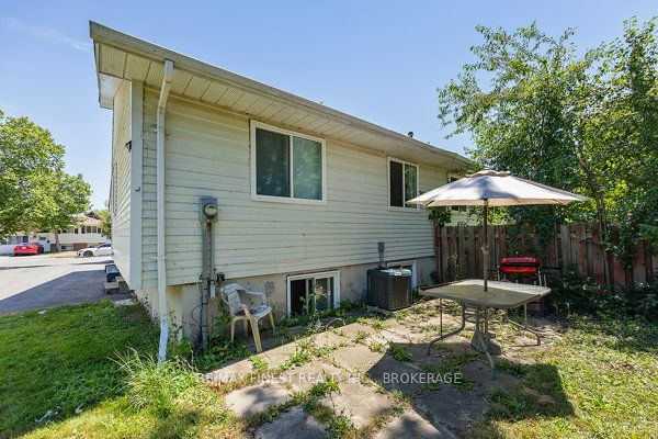 30 Woodstone Crescent Property Photo 13