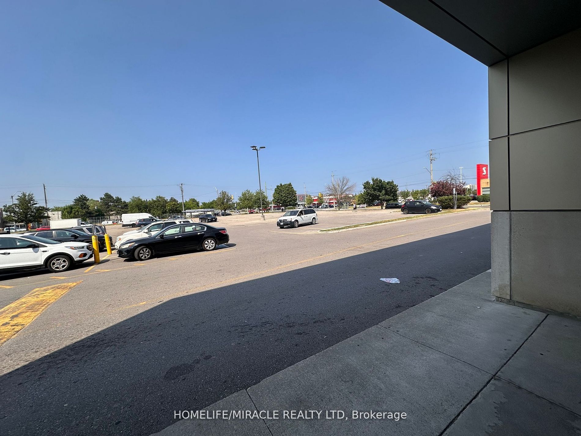 640 Queenston Road C Property Photo 14