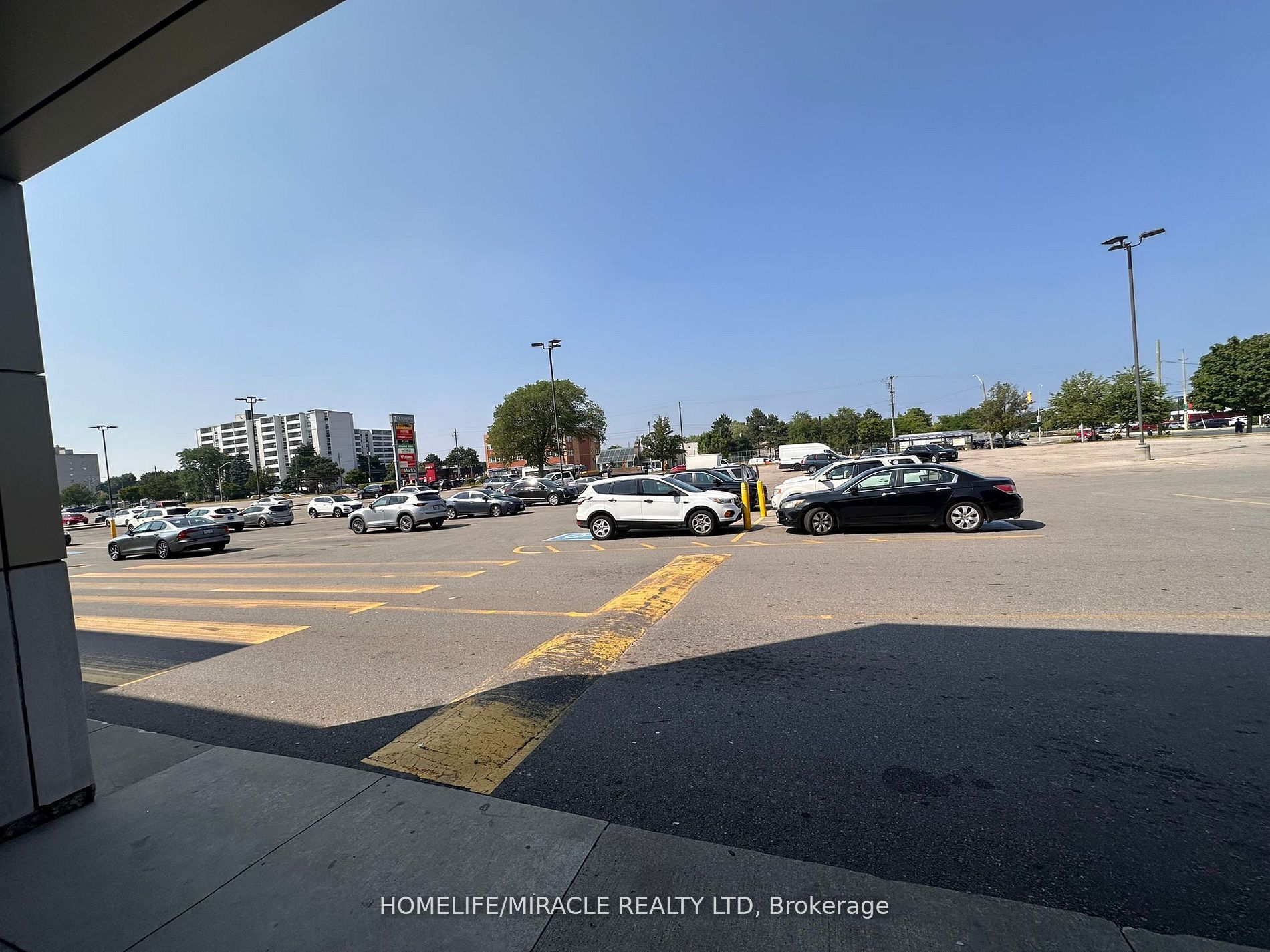 640 Queenston Road C Property Photo 15