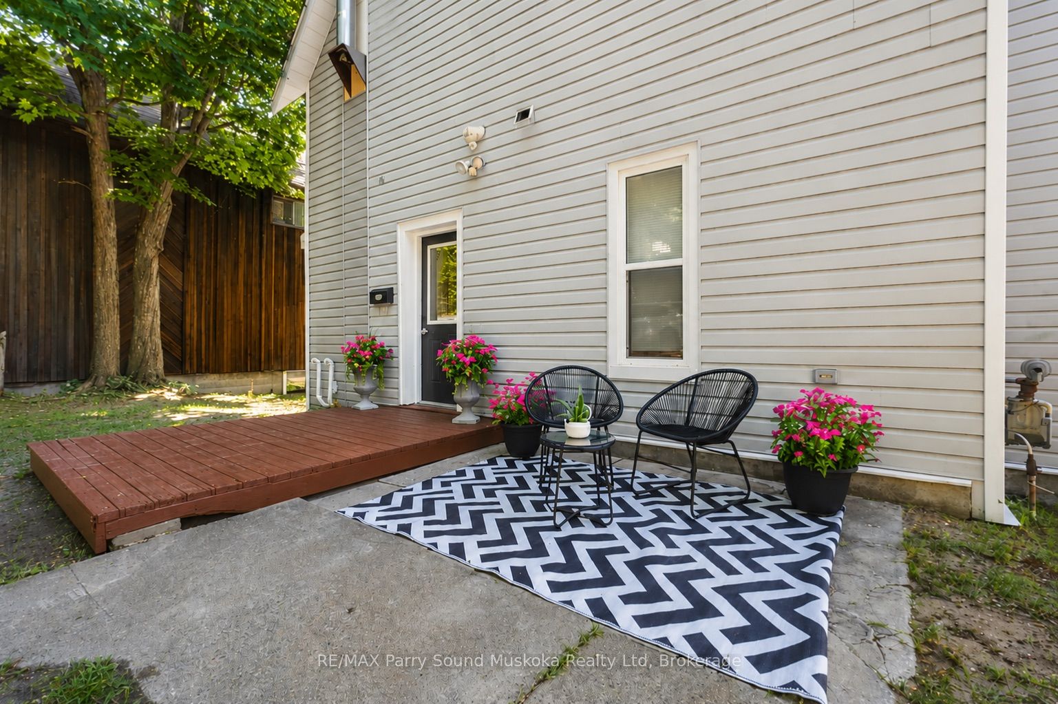 18 William Street Property Photo 3