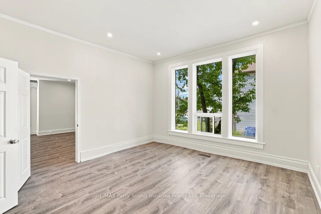 18 William Street Property Photo 6