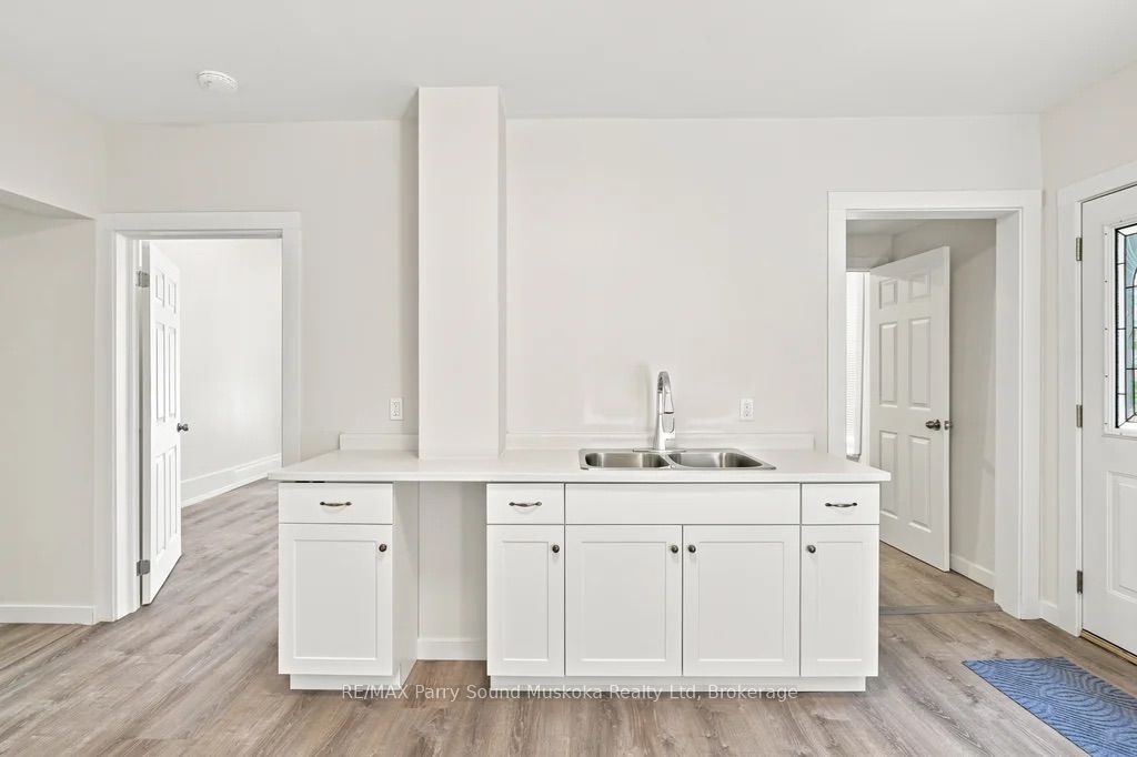 18 William Street Property Photo 12