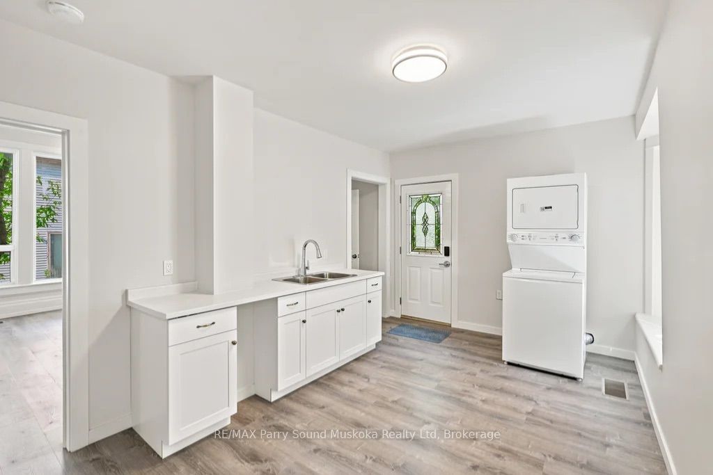 18 William Street Property Photo 13